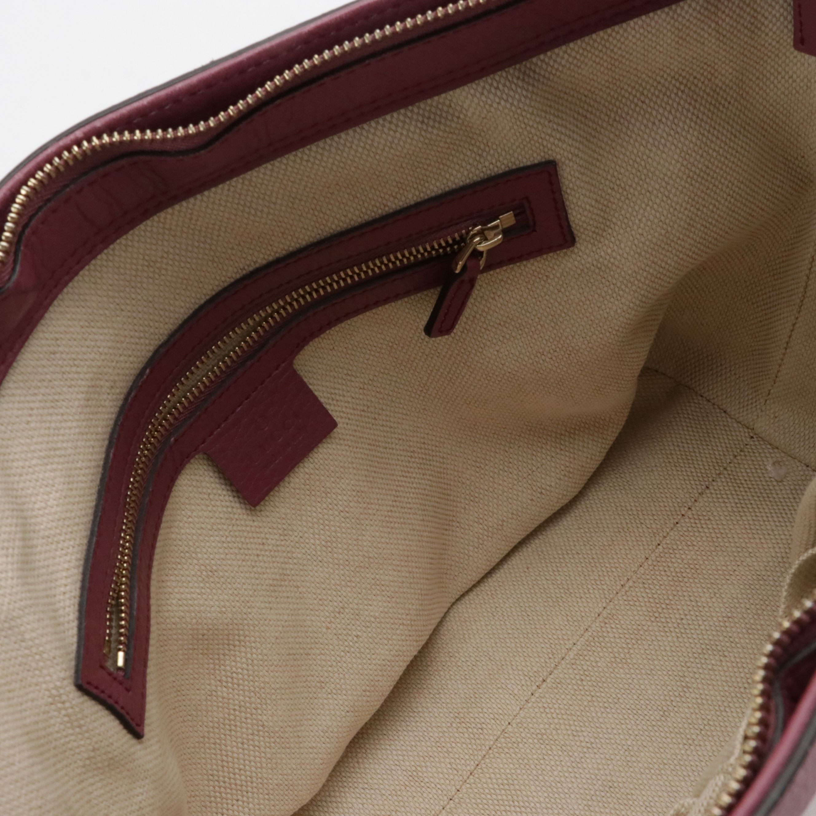 Gucci Soho Two-Way Zip Tote in Purple Grained Calfskin Leather