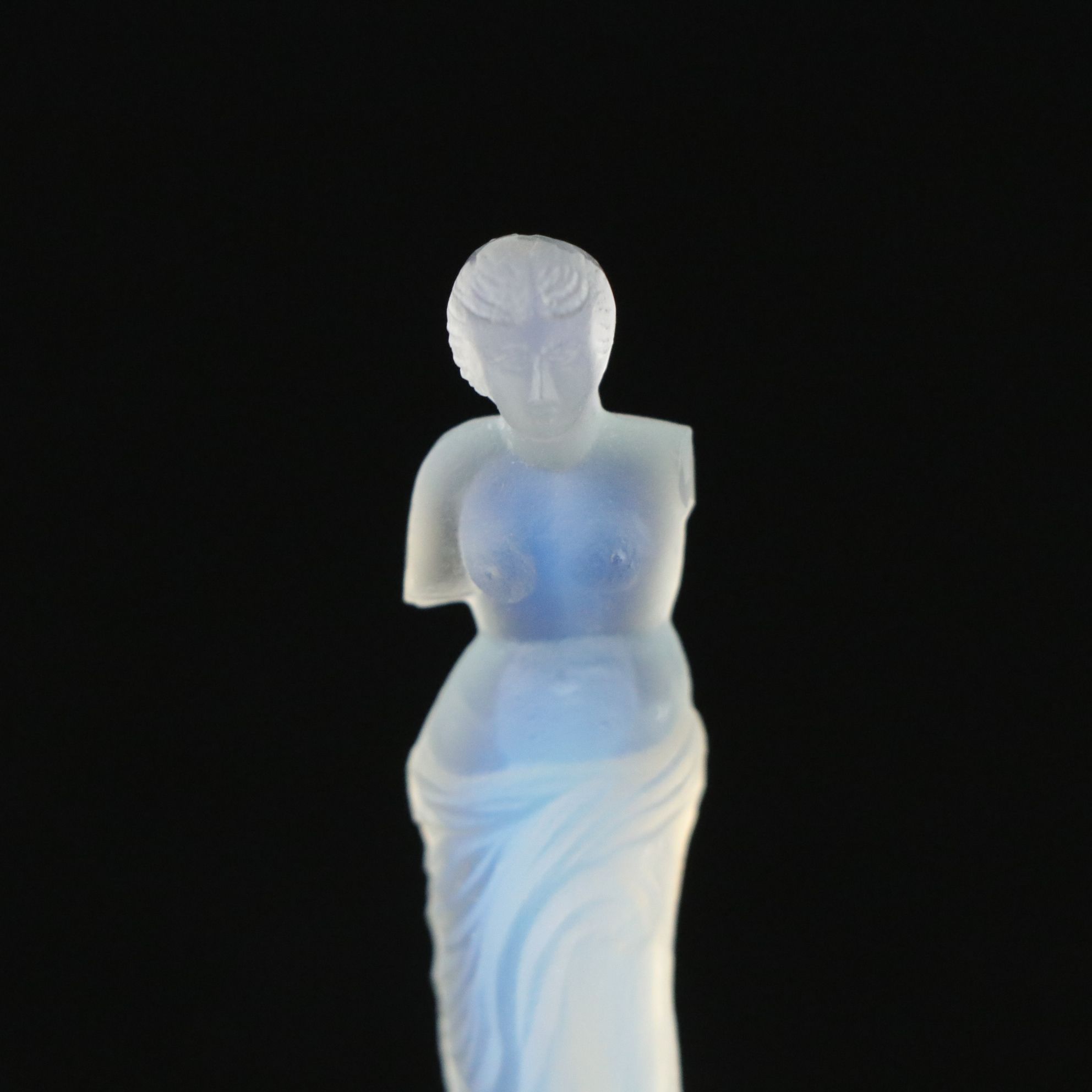Sabino French Opalescent Art Glass "Venus de Milo" Figurine