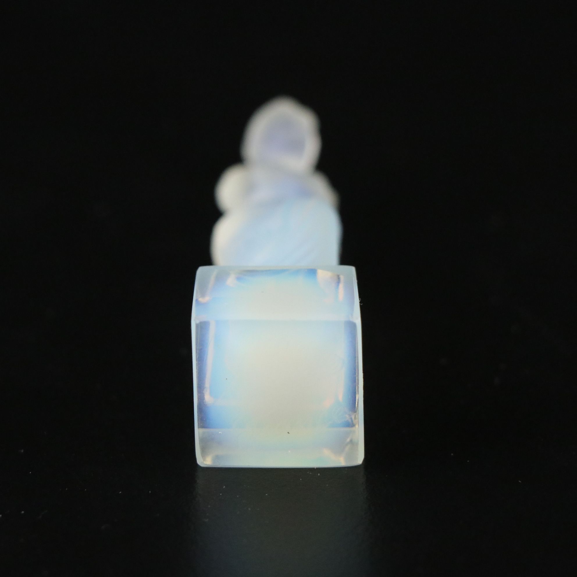 Sabino French Opalescent Art Glass "Venus de Milo" Figurine