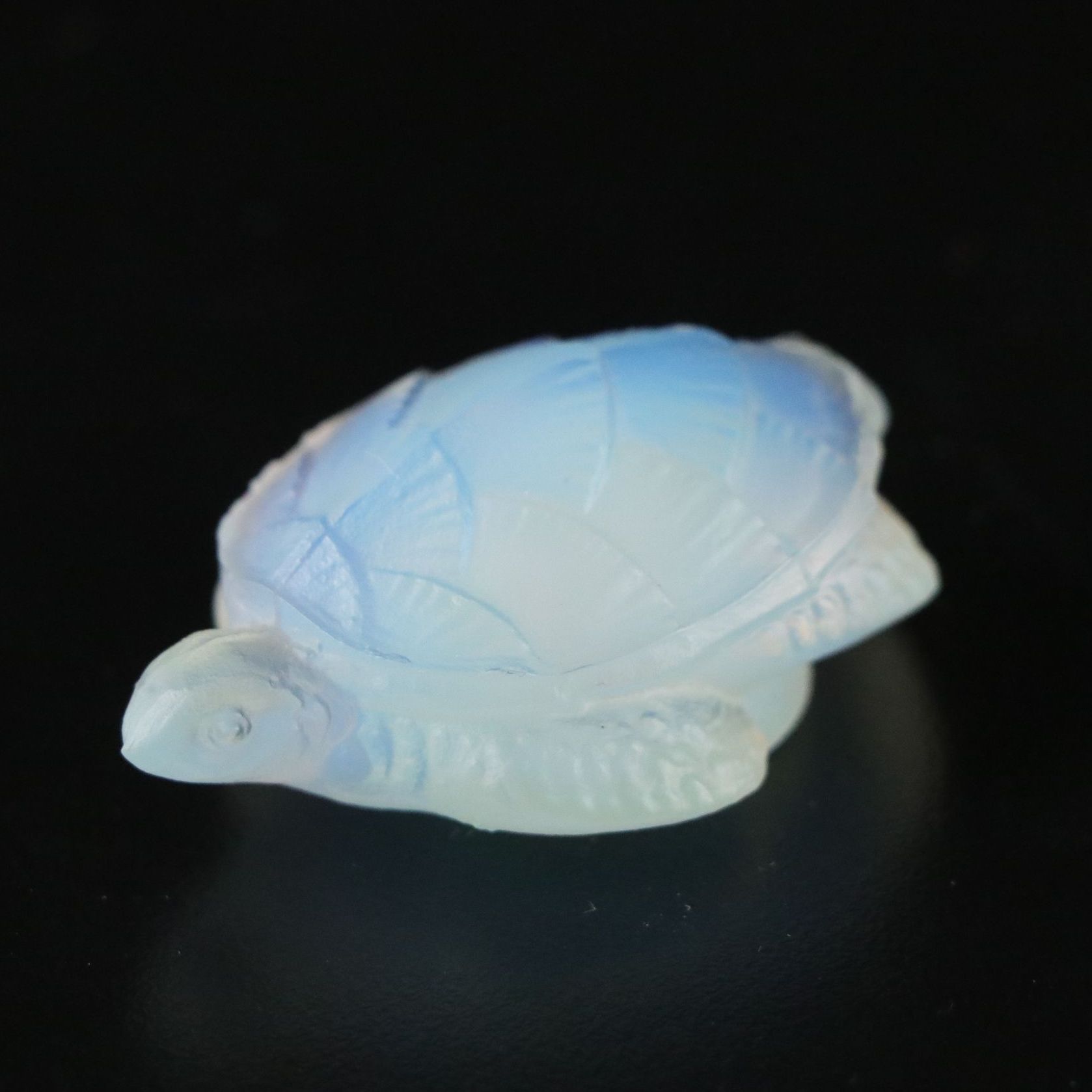 Sabino Opalescent Sea Turtle Figurine