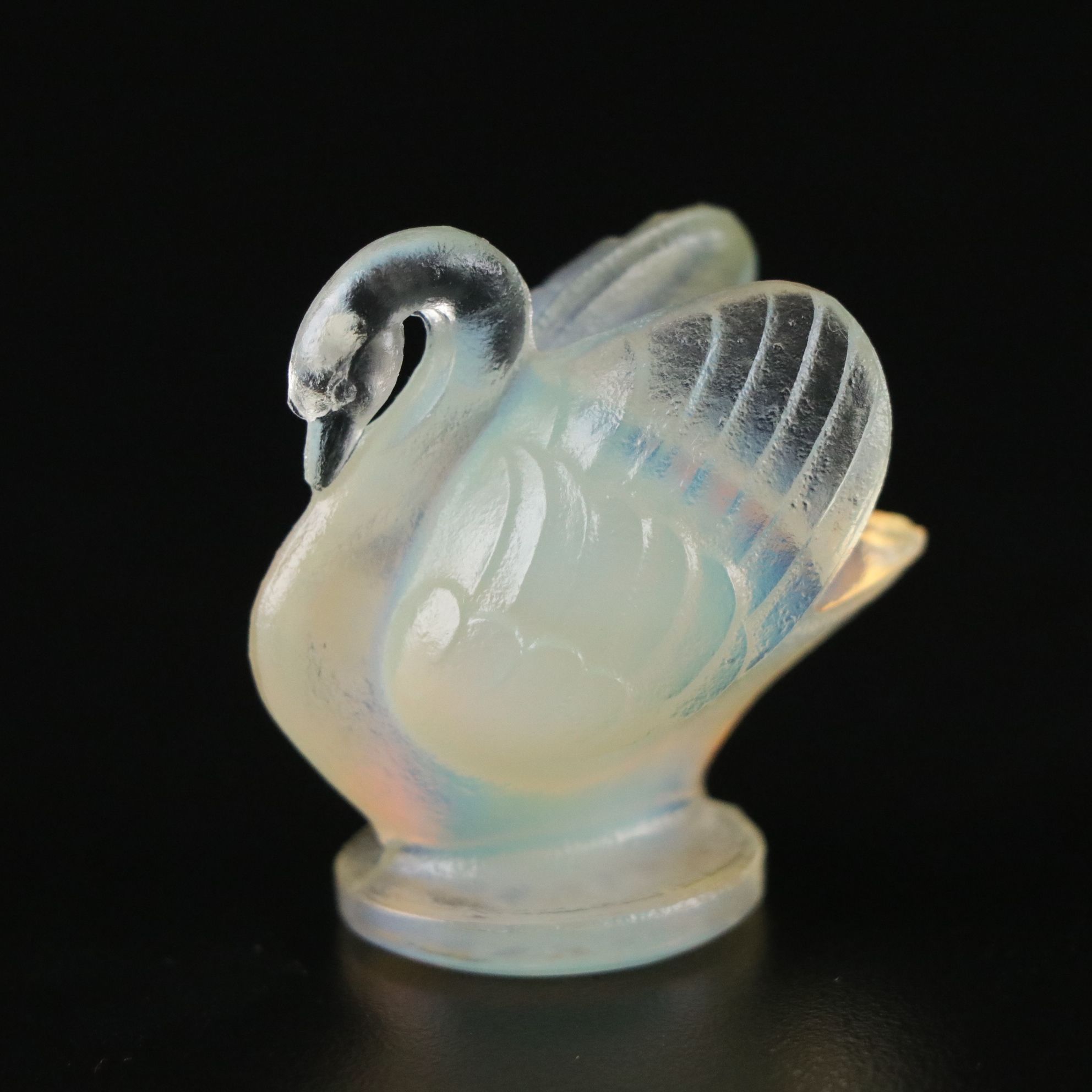 Sabino Opalescent Art Glass "Swan" Figurine