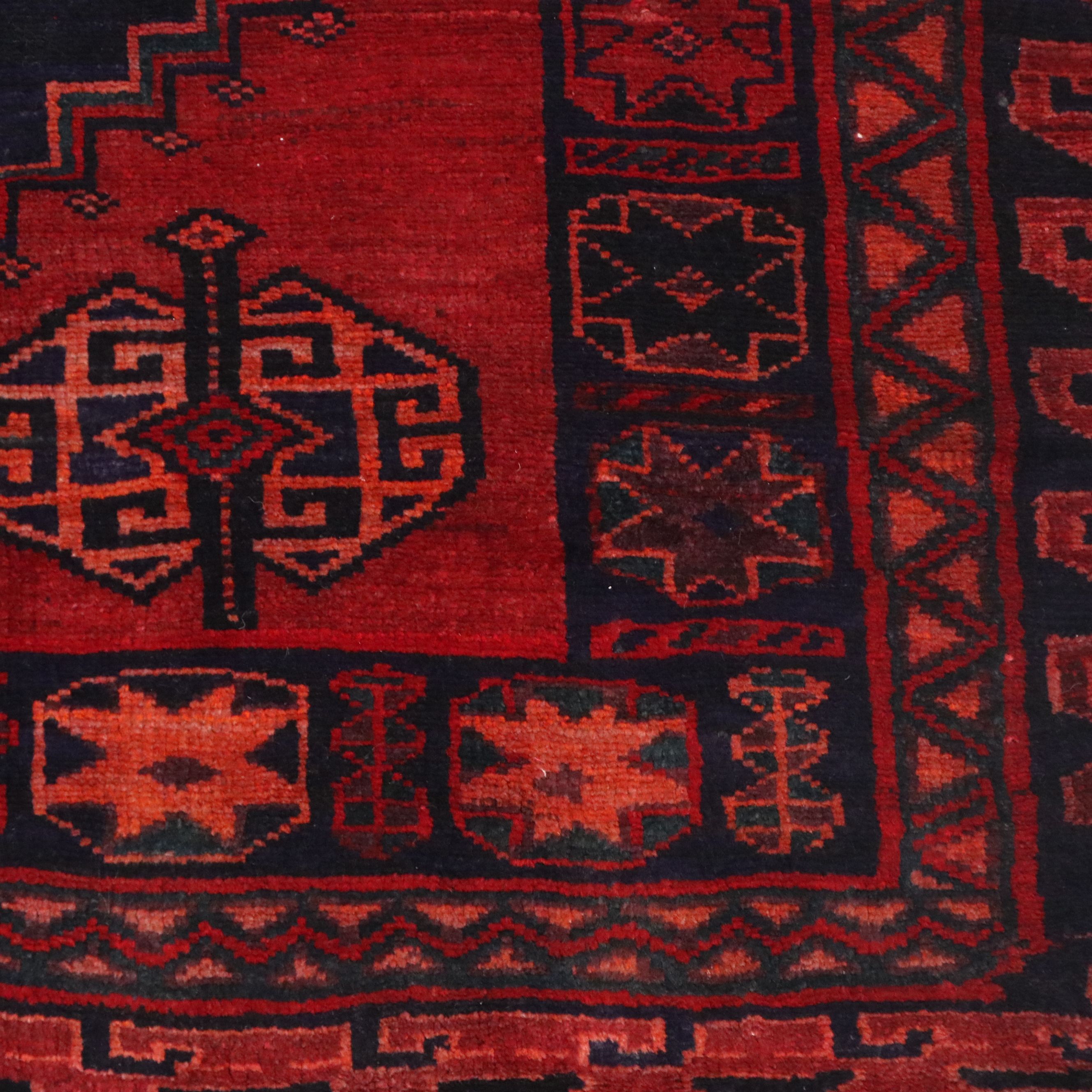 5'5 x 6'1 Hand-Knotted Persian Qashqai Area Rug
