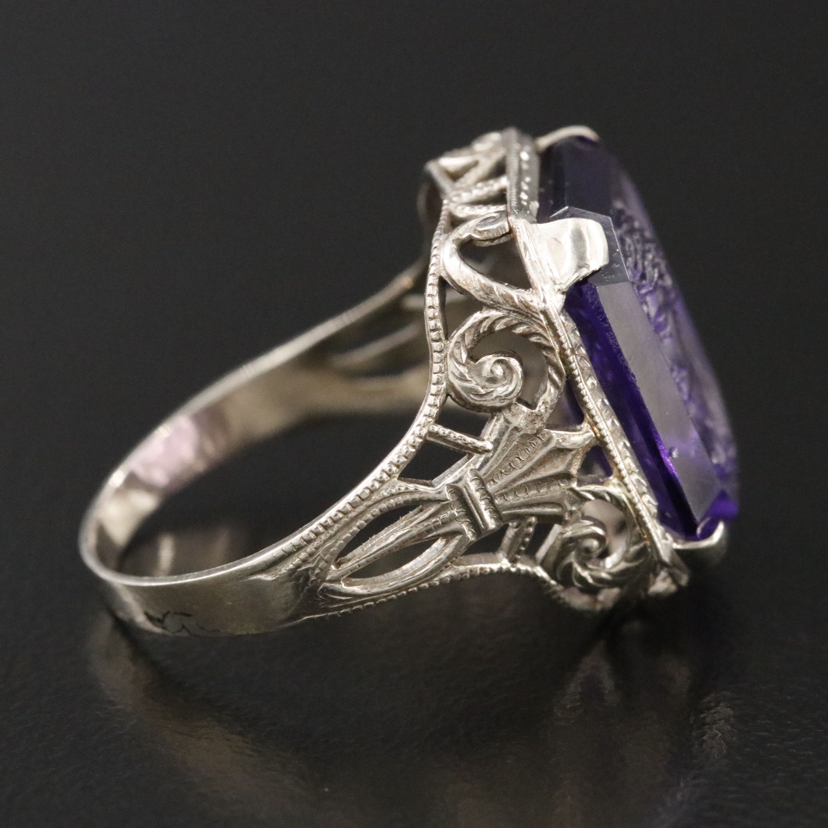 10K Openwork Glass Cameo Ring