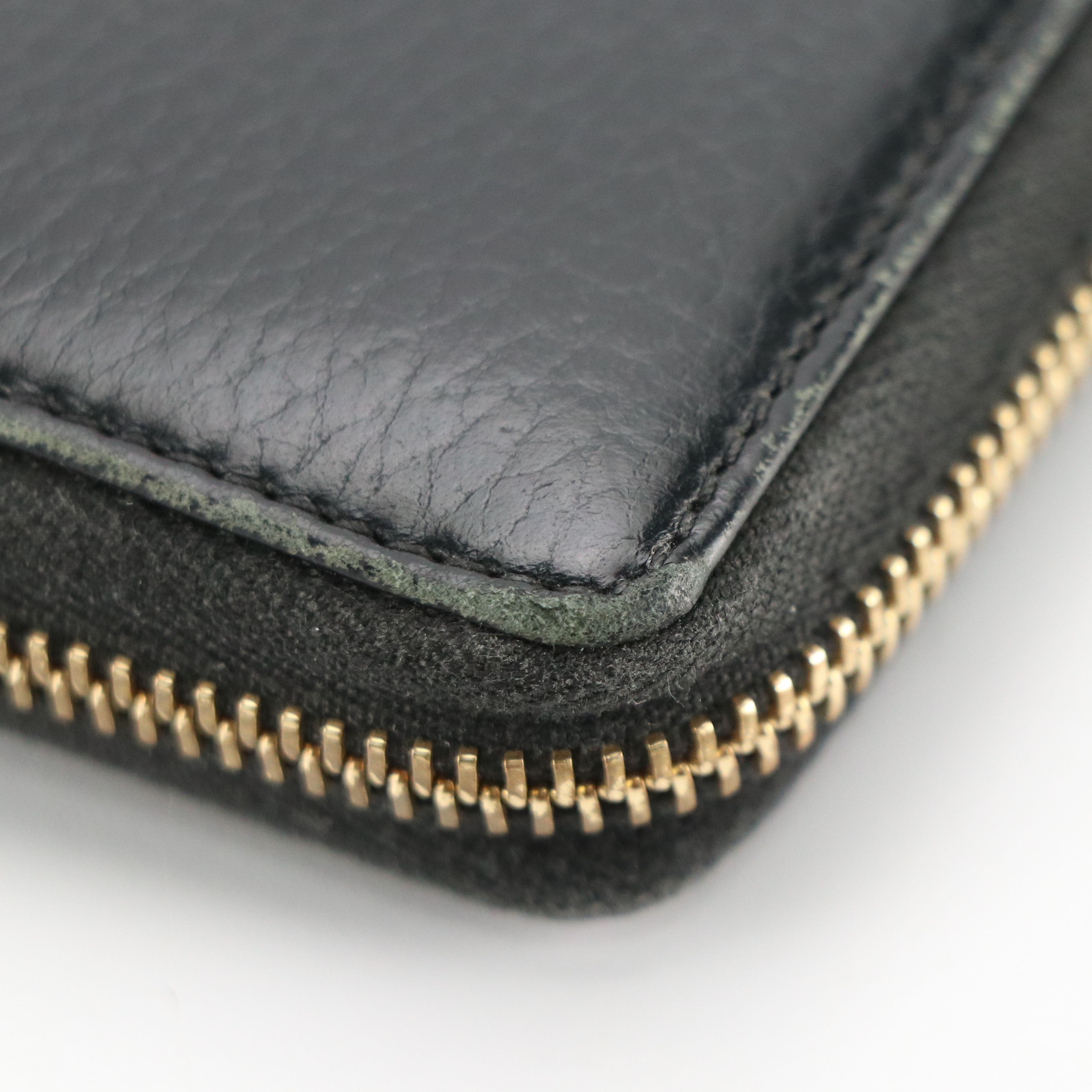 Gucci GG Marmont Zip-Around Wallet in Black Grained Leather