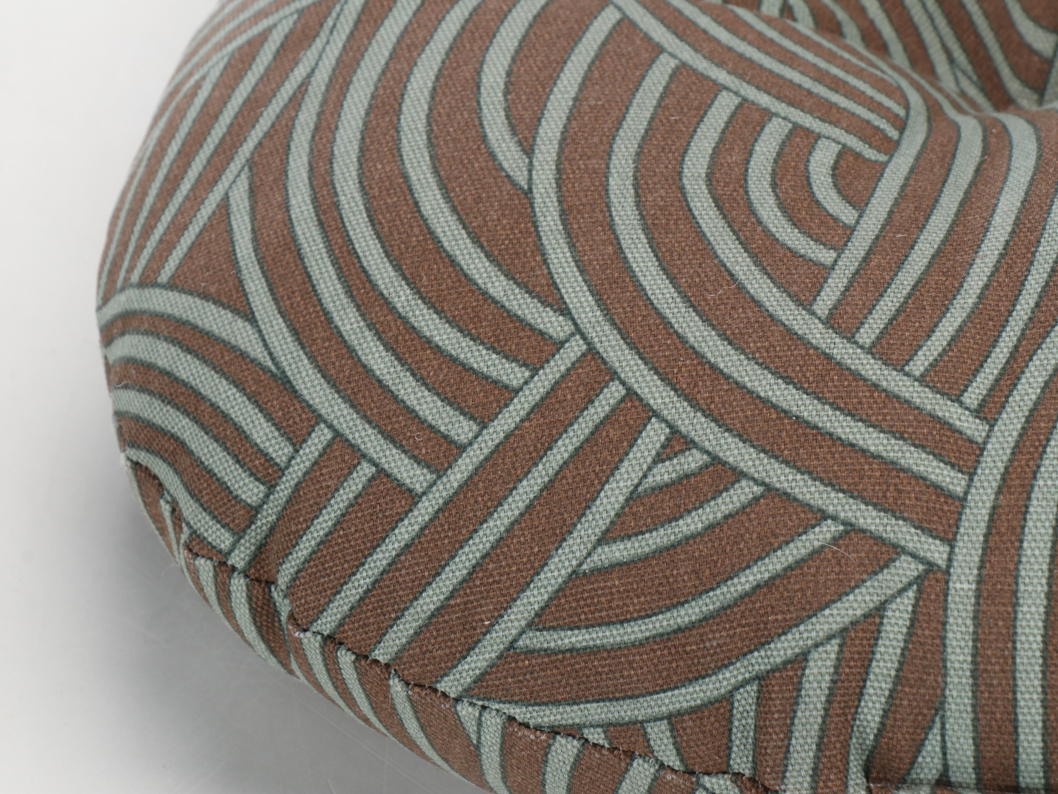 Interlocking Circle Pattern Seat Cushions