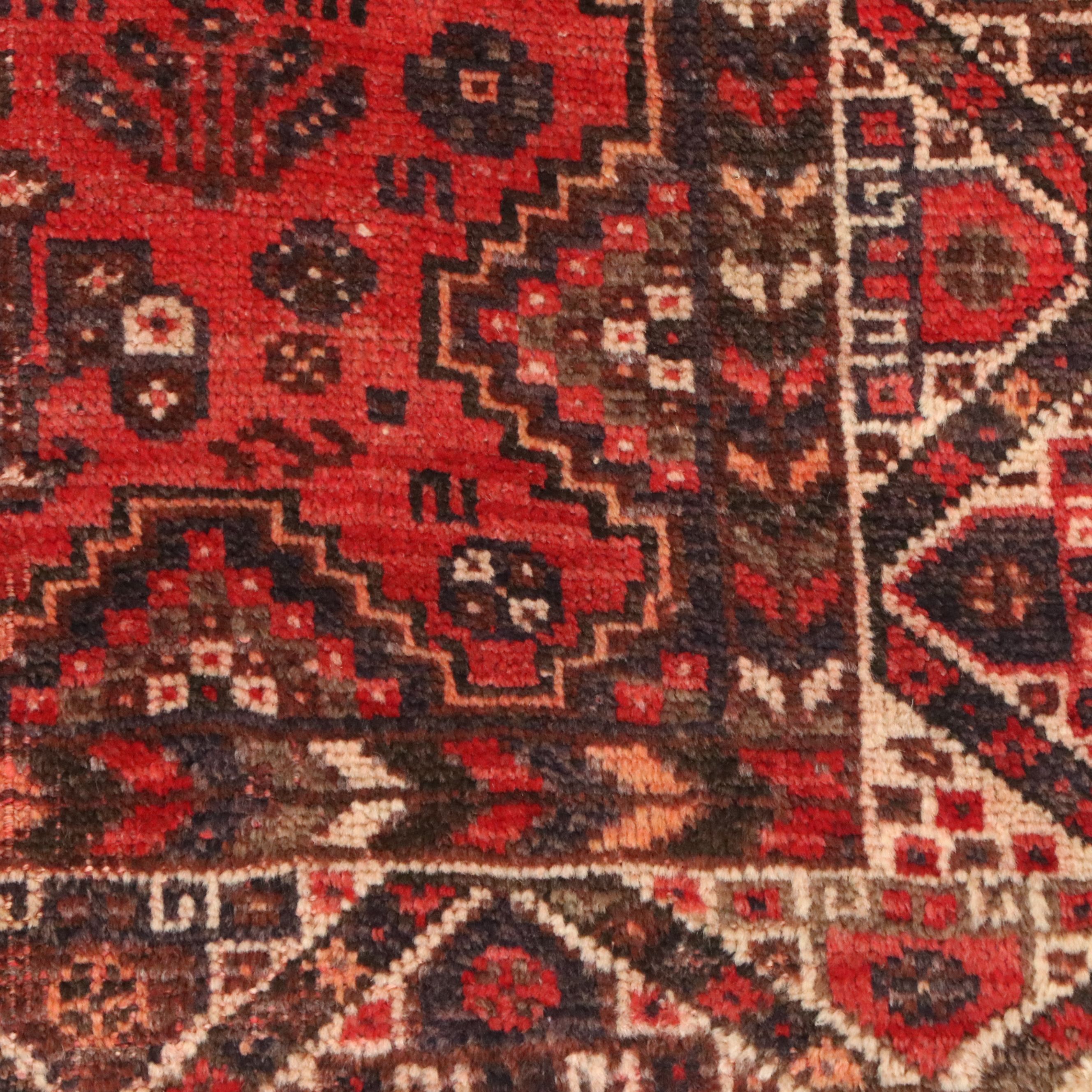 5' x 7'10 Hand-Knotted Persian Shiraz Area Rug