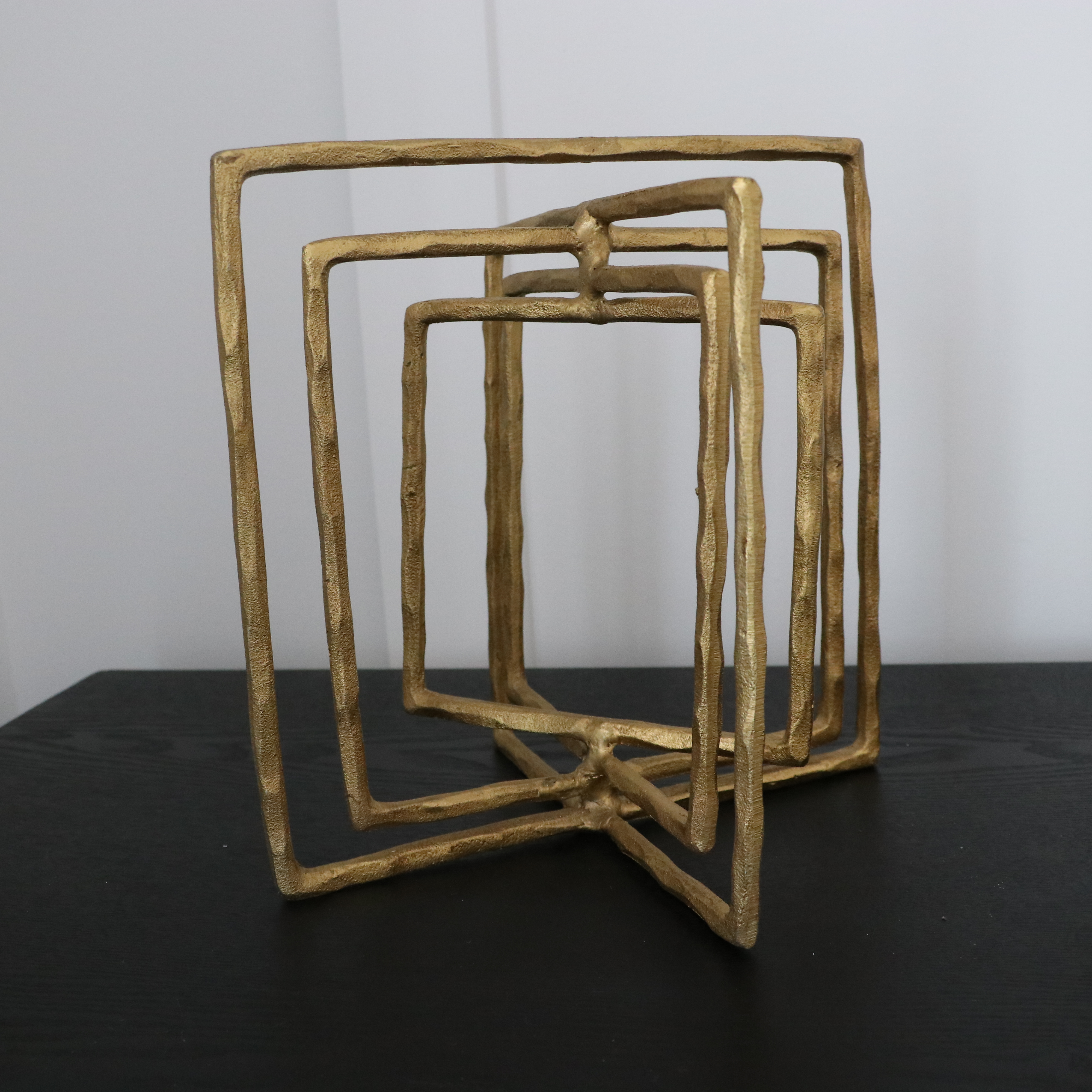 Bassett Mirror Co. "Sonya" Lamp with Modern Decor Collection