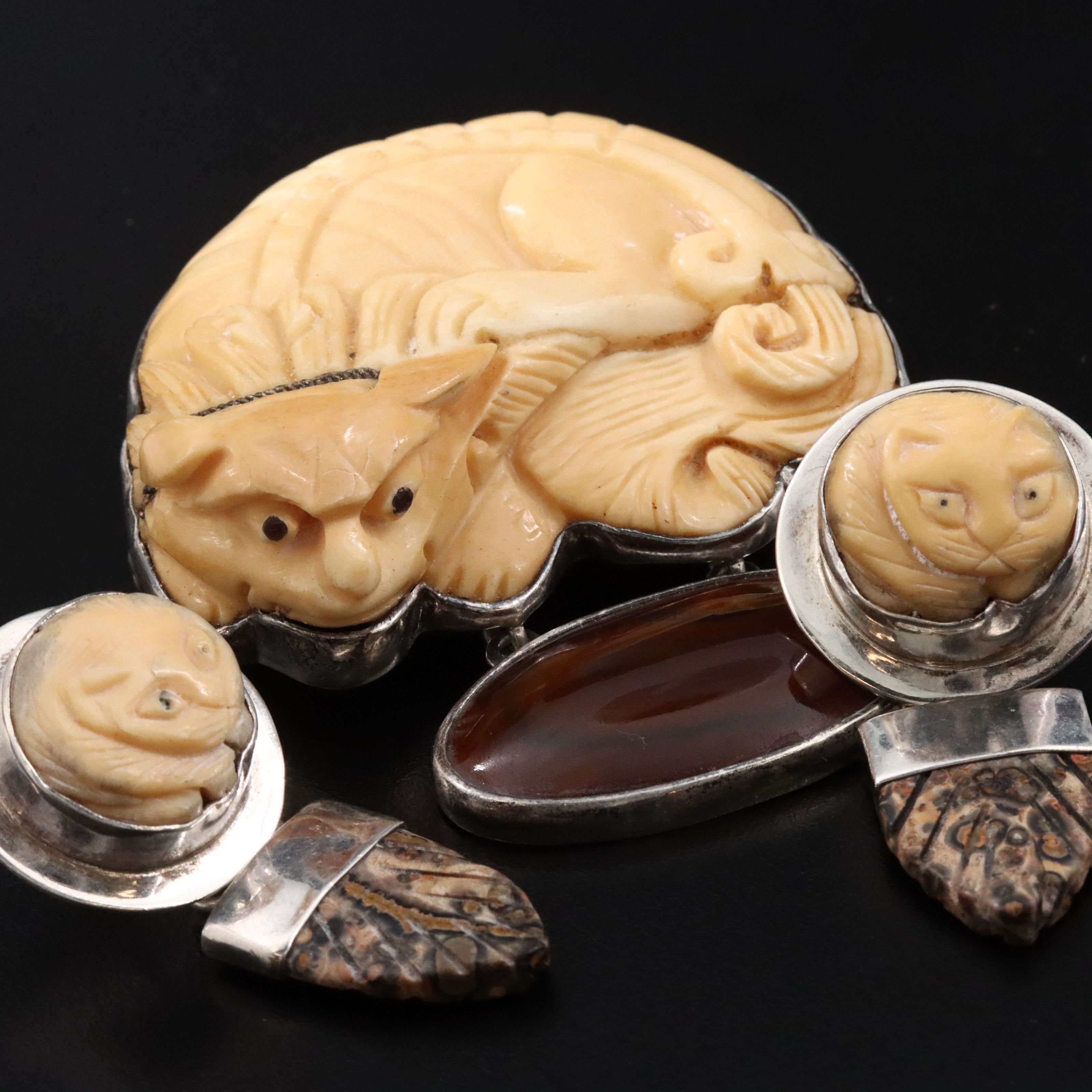 Amy Kahn Russell Sterling Carved Bone Converter Dog Brooch & Cat Earrings