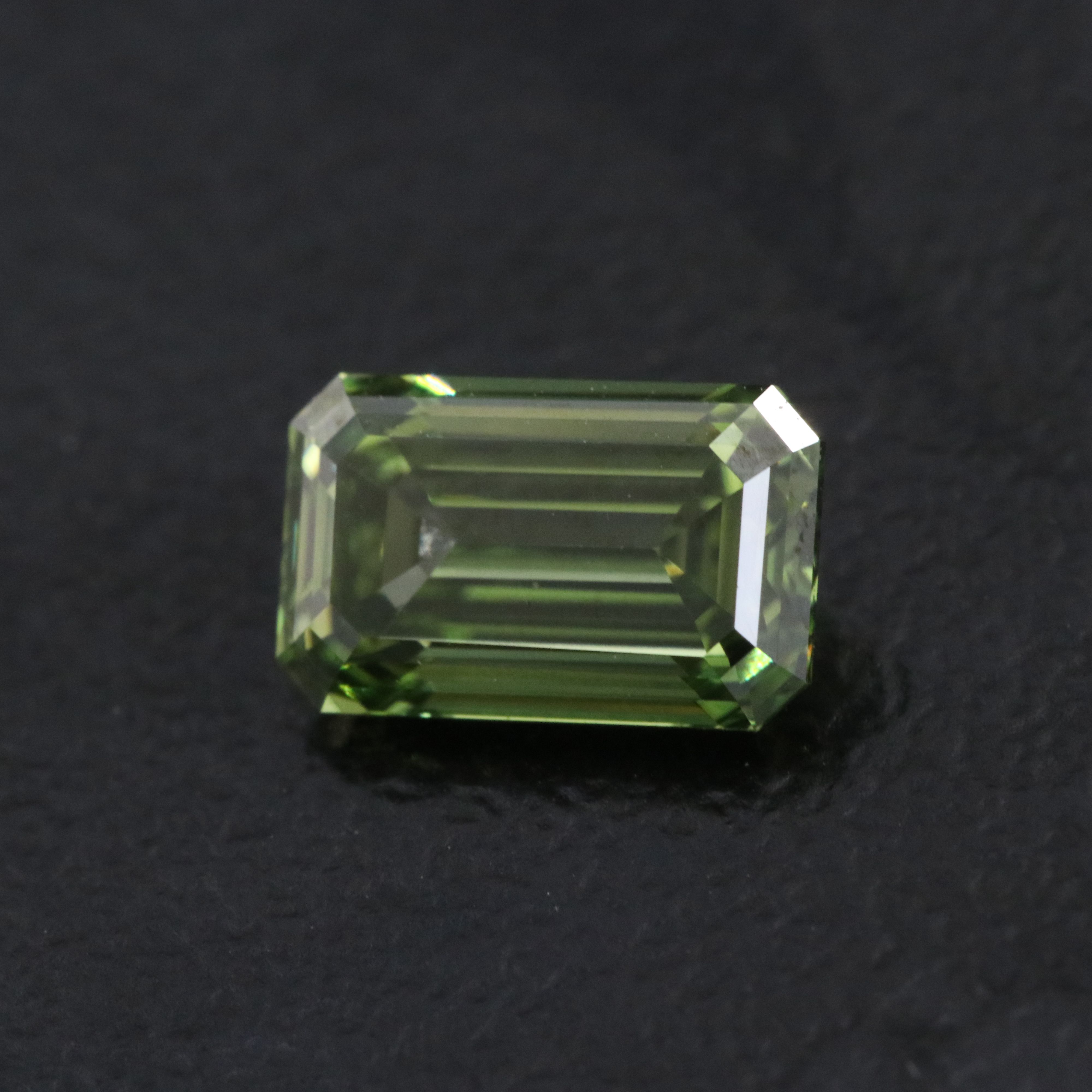 Loose 1.02 CT Lab Grown Fancy Green Diamond with IGI Report