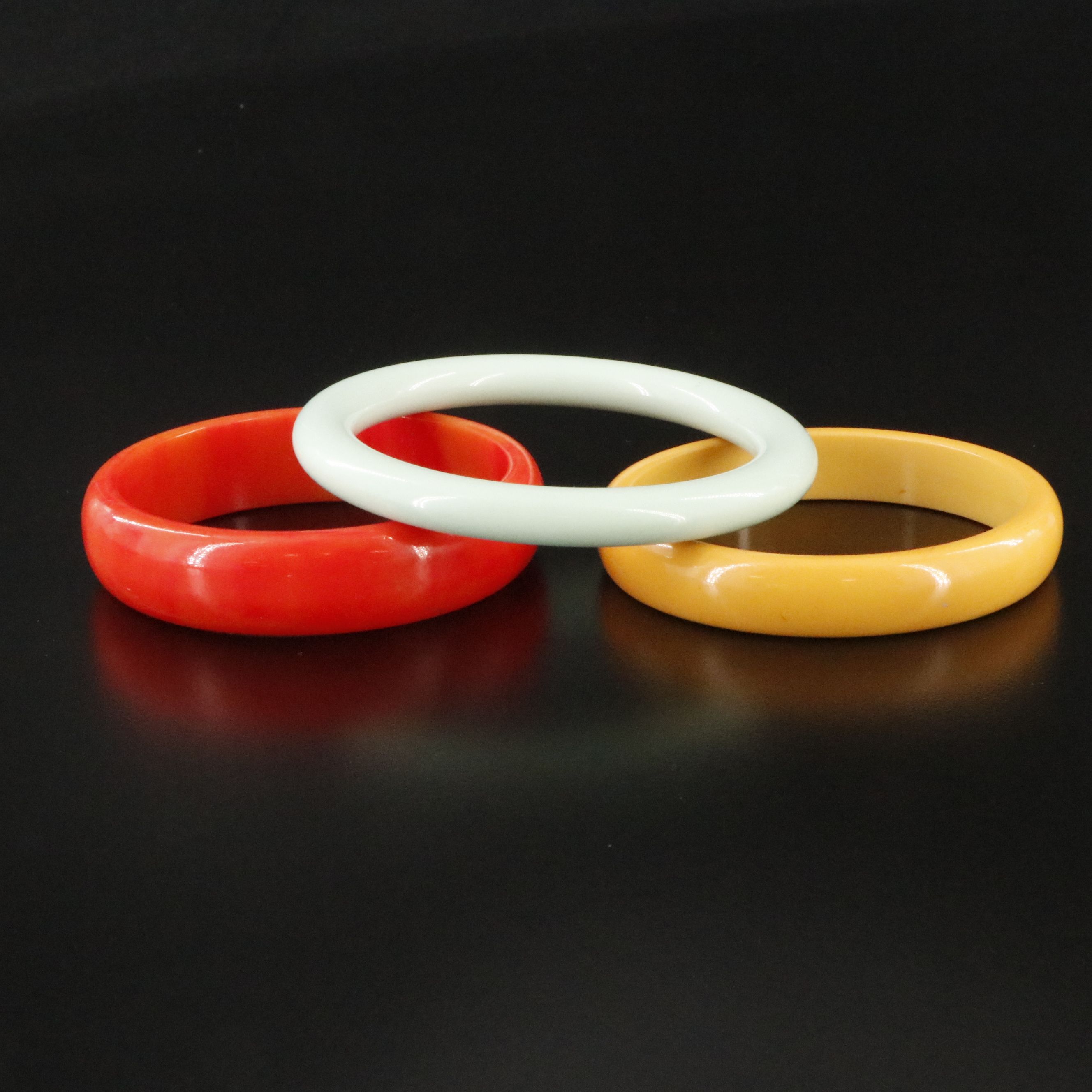 Bakelite and Resin Featured in Bangle Collection