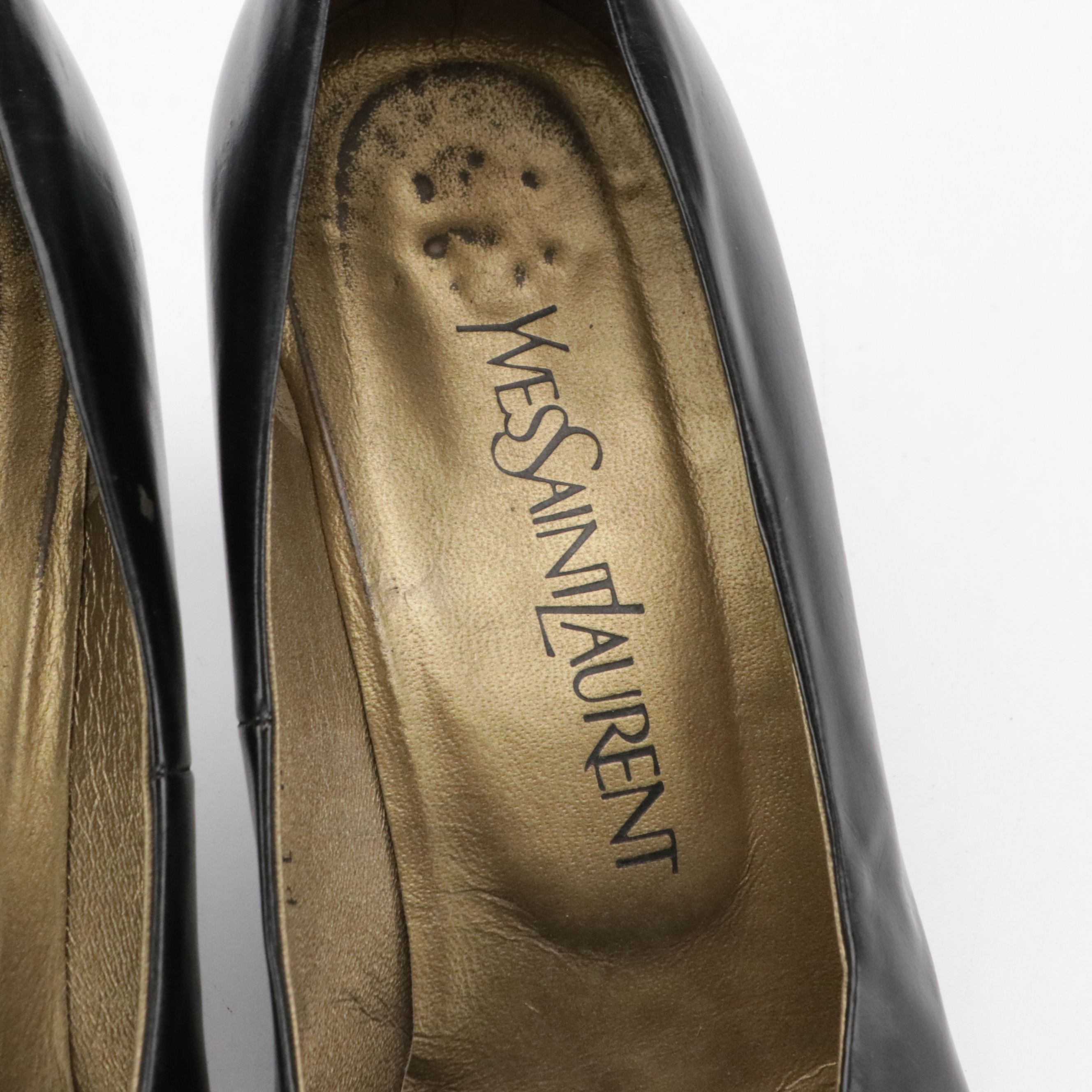 Yves Saint Laurent Black Leather Pumps