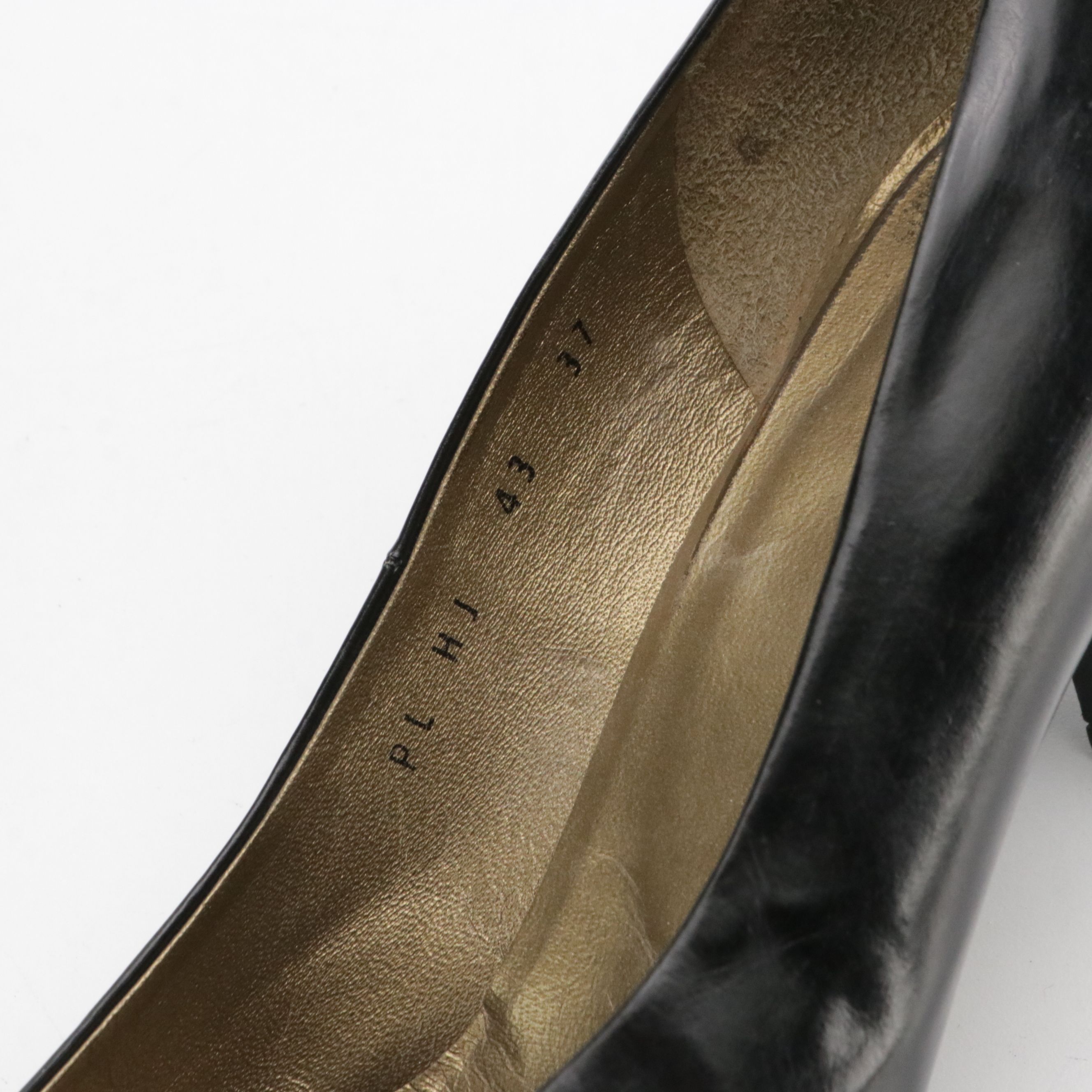 Yves Saint Laurent Black Leather Pumps