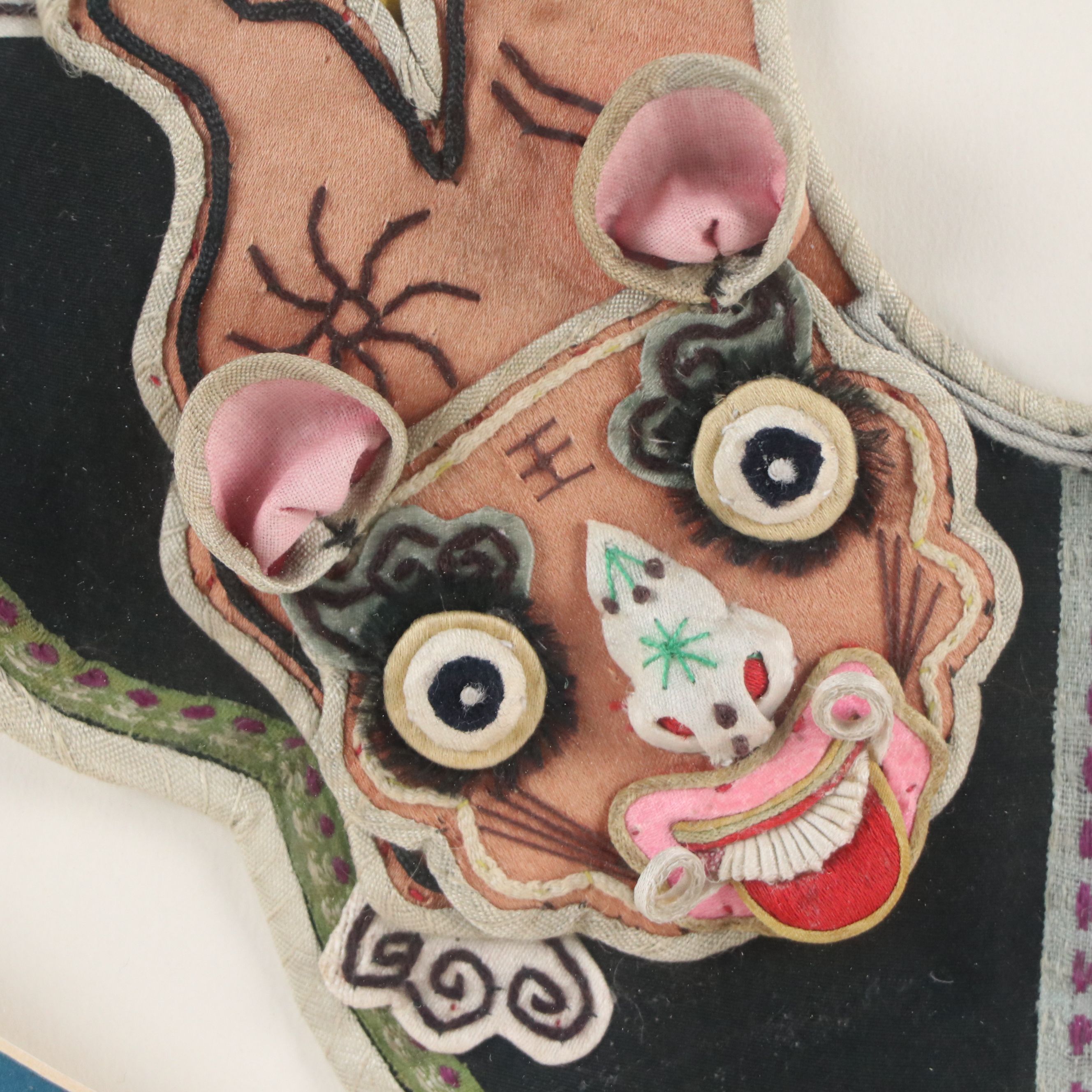 Chinese Late Qing Dynasty Embroidered Silk Children's Cloud Collar