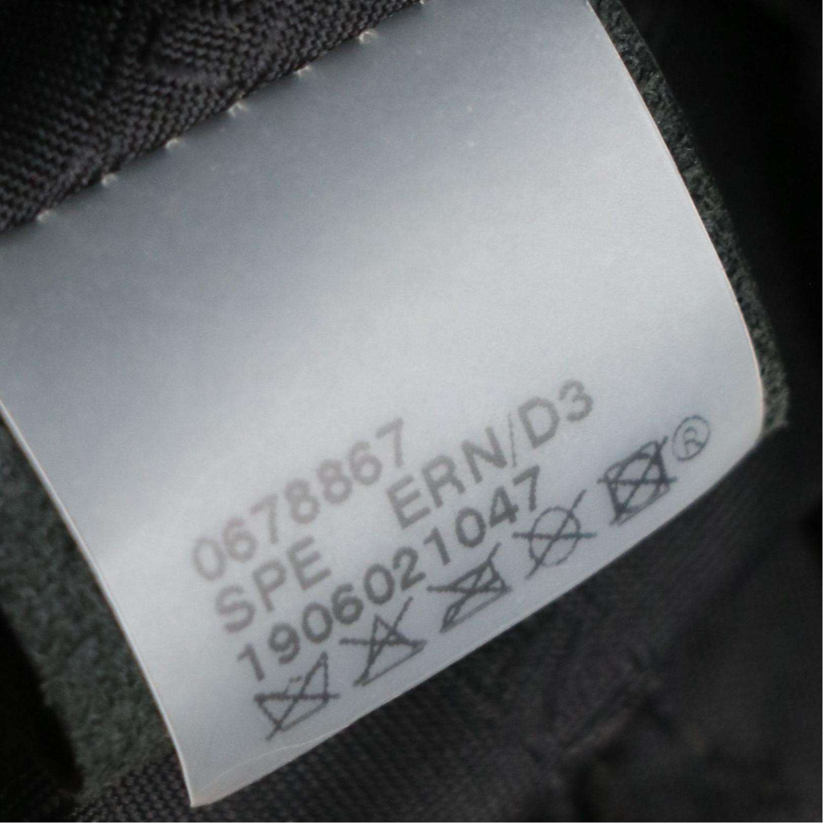 Longchamp Buckle-Flap Handbag in Black Grained and Smooth Calfskin Leather