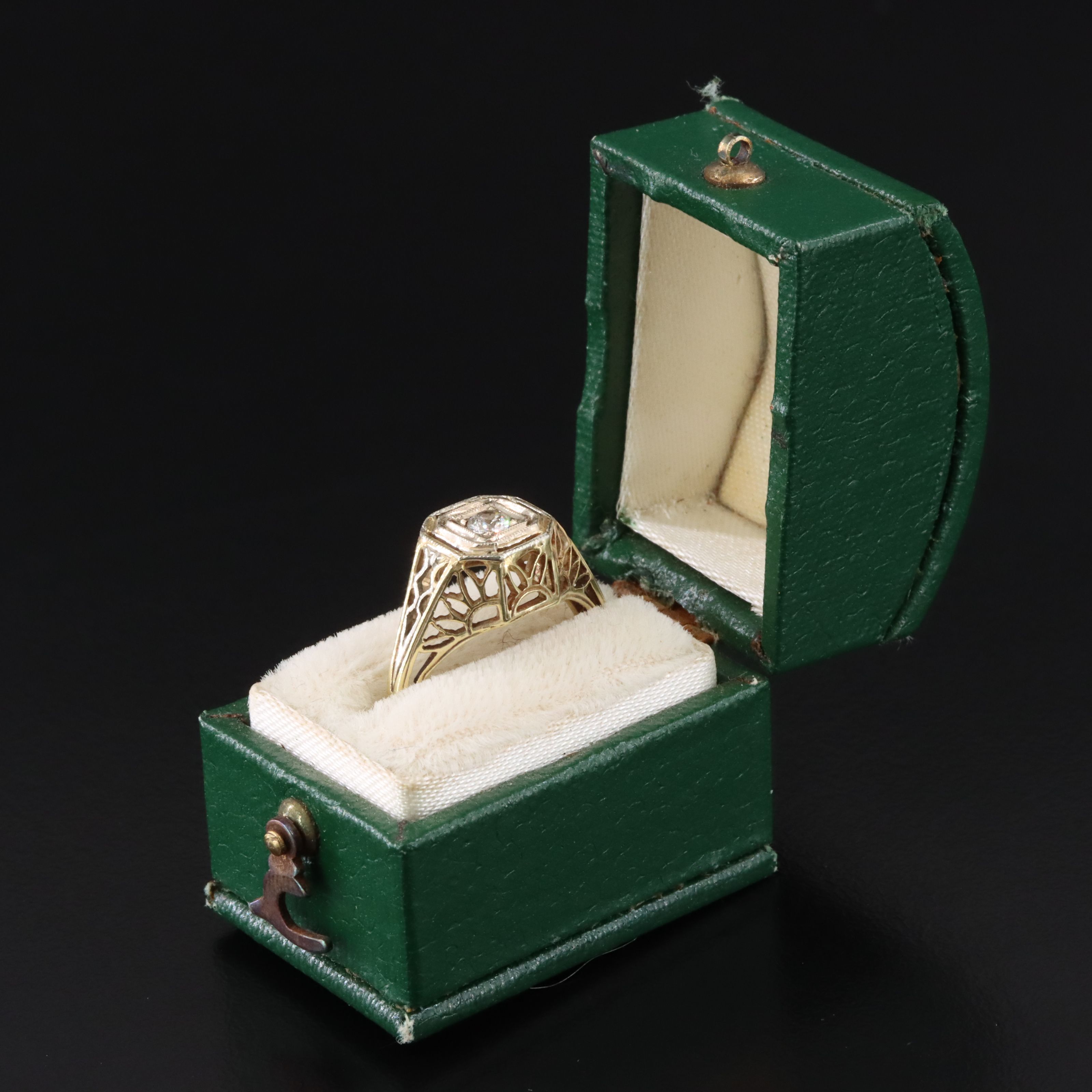 Vintage 14K 0.11 CT Diamond Filigree Ring