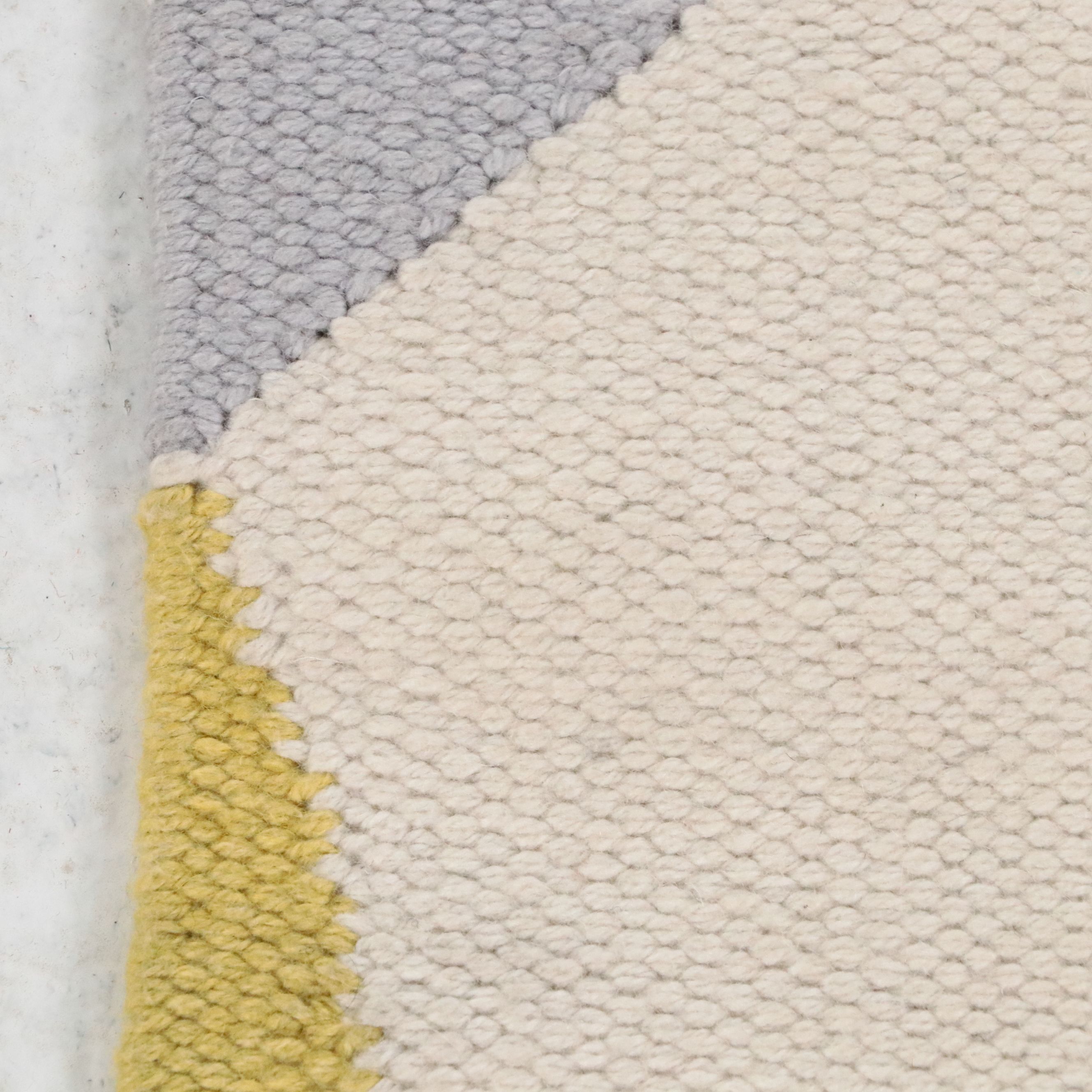 4' x 6' Handwoven Minna Peruvian Contemporary Area Rug