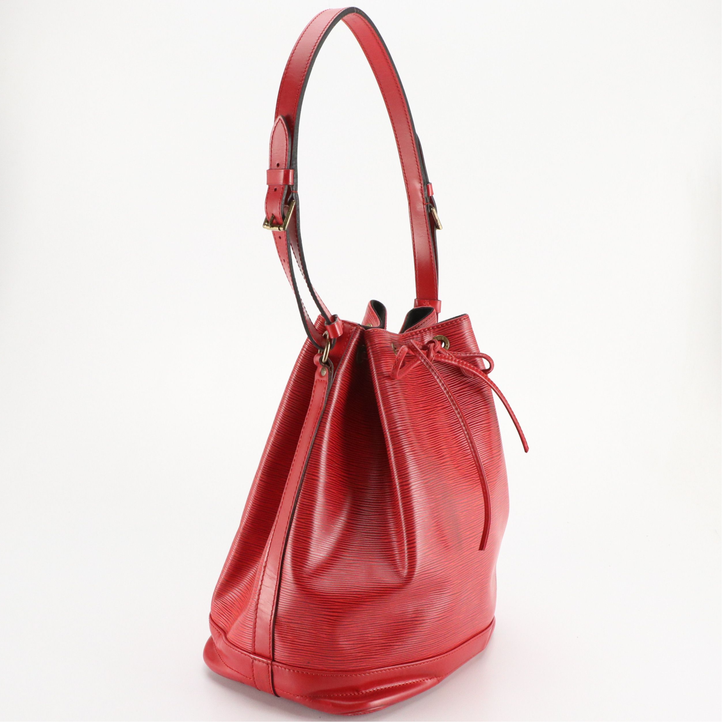 Louis Vuitton Noé Drawstring Shoulder Bag in Castilian Red Epi/Smooth Leather
