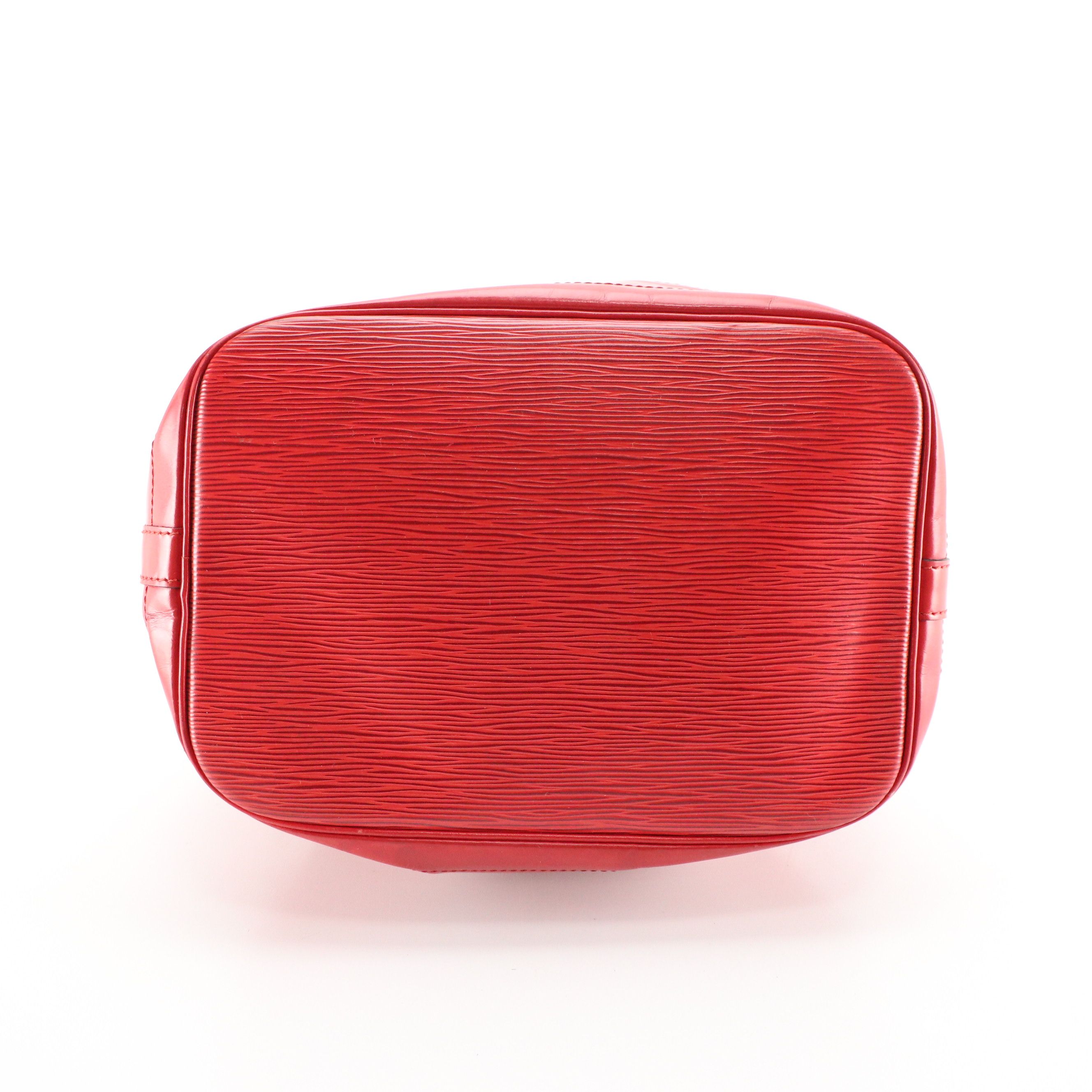 Louis Vuitton Noé Drawstring Shoulder Bag in Castilian Red Epi/Smooth Leather