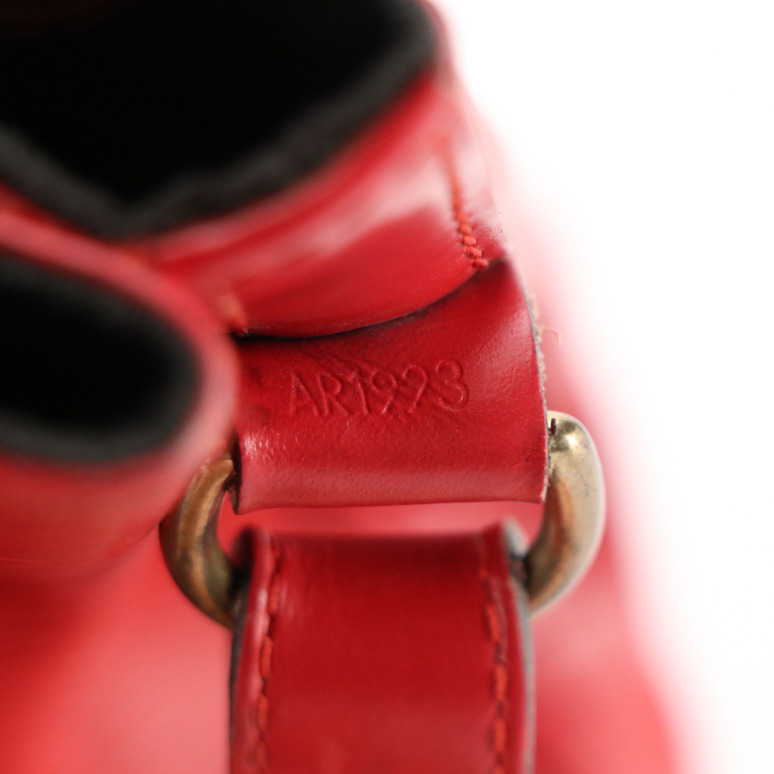 Louis Vuitton Noé Drawstring Shoulder Bag in Castilian Red Epi/Smooth Leather