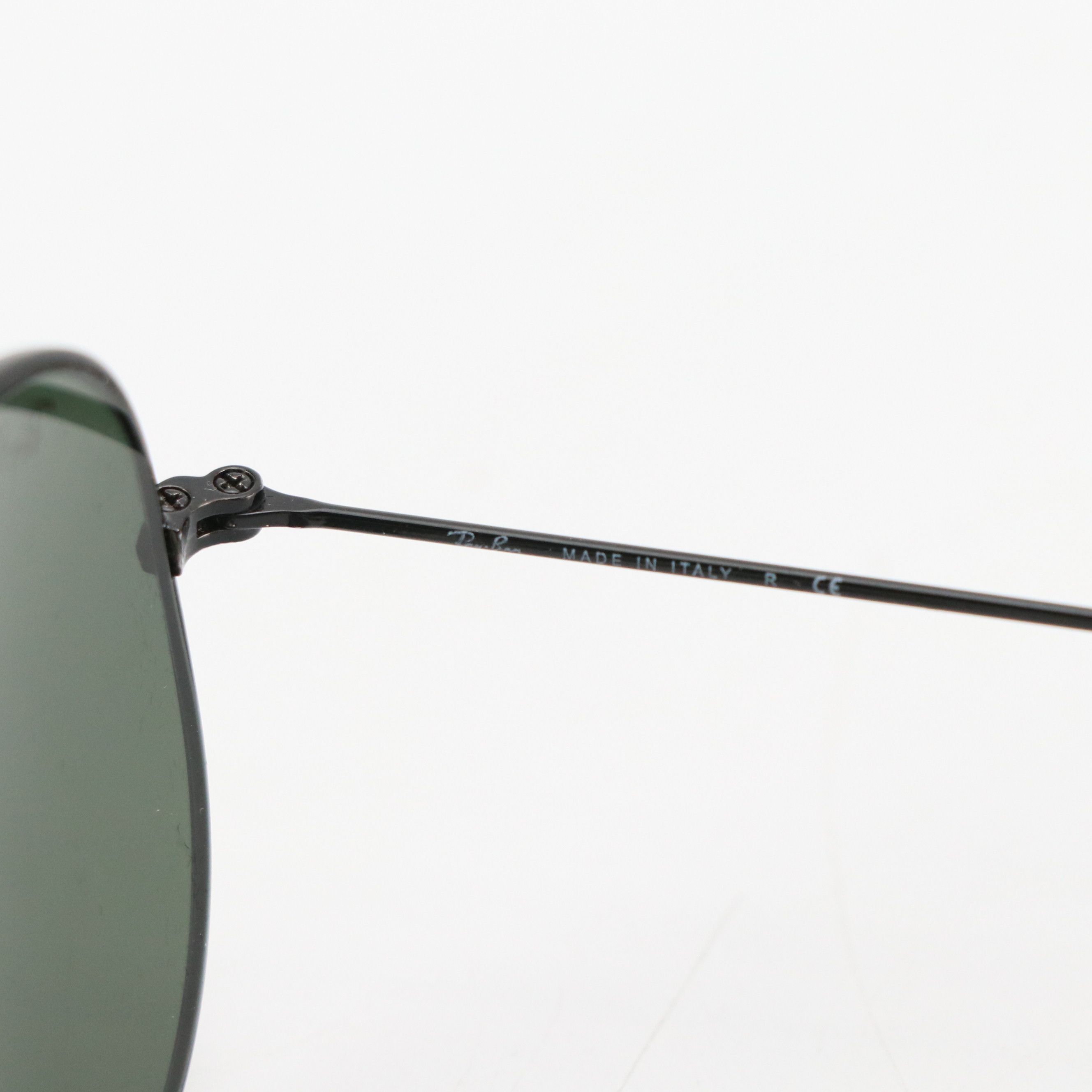 Ray-Ban RB3025 Large Metal Aviator Sunglasses with Case