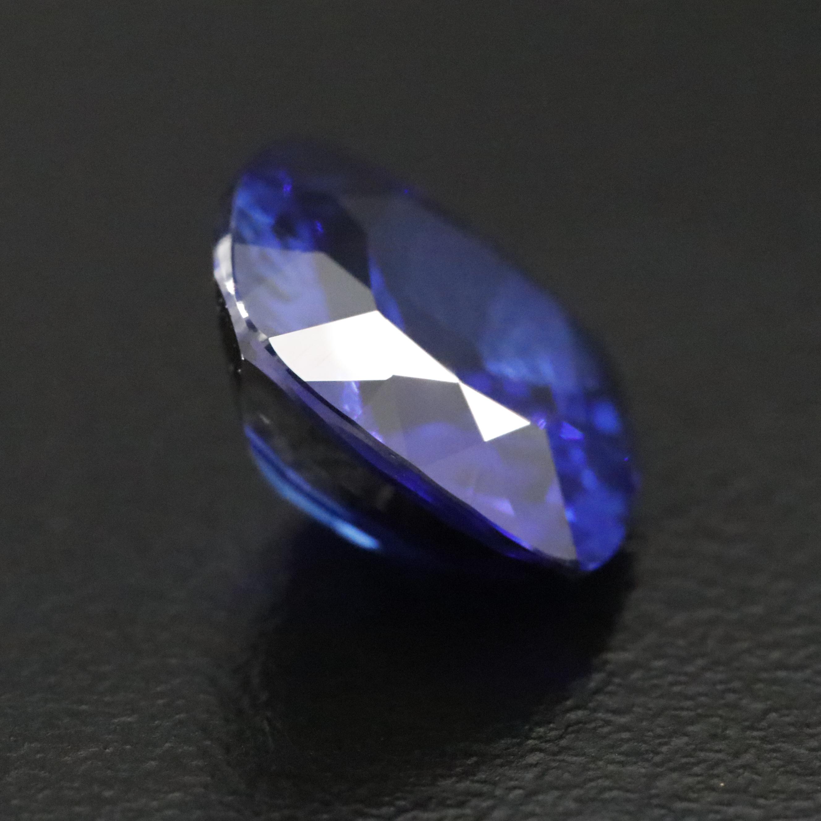 Loose 7.40 CT Lab Grown Sapphire