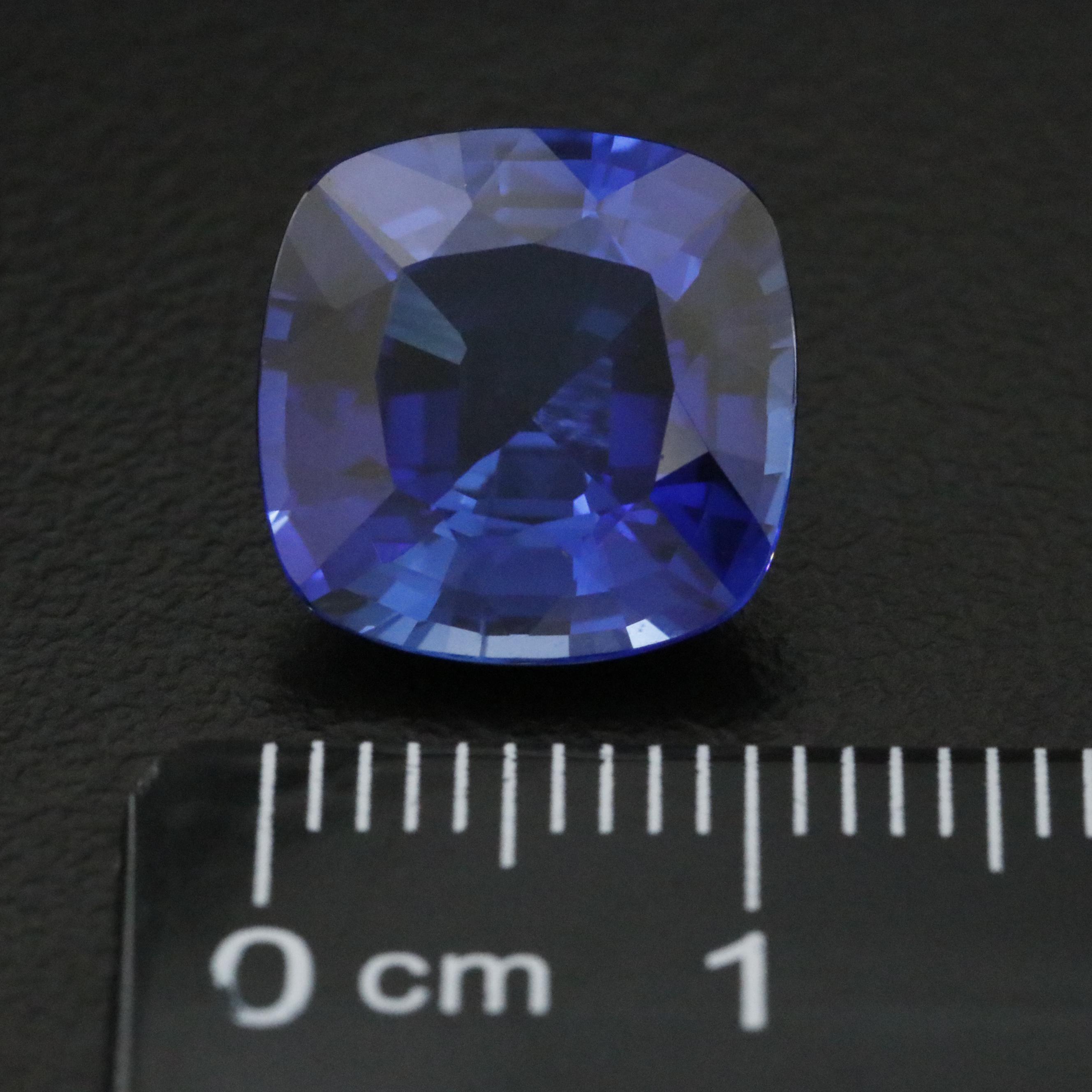 Loose 7.40 CT Lab Grown Sapphire
