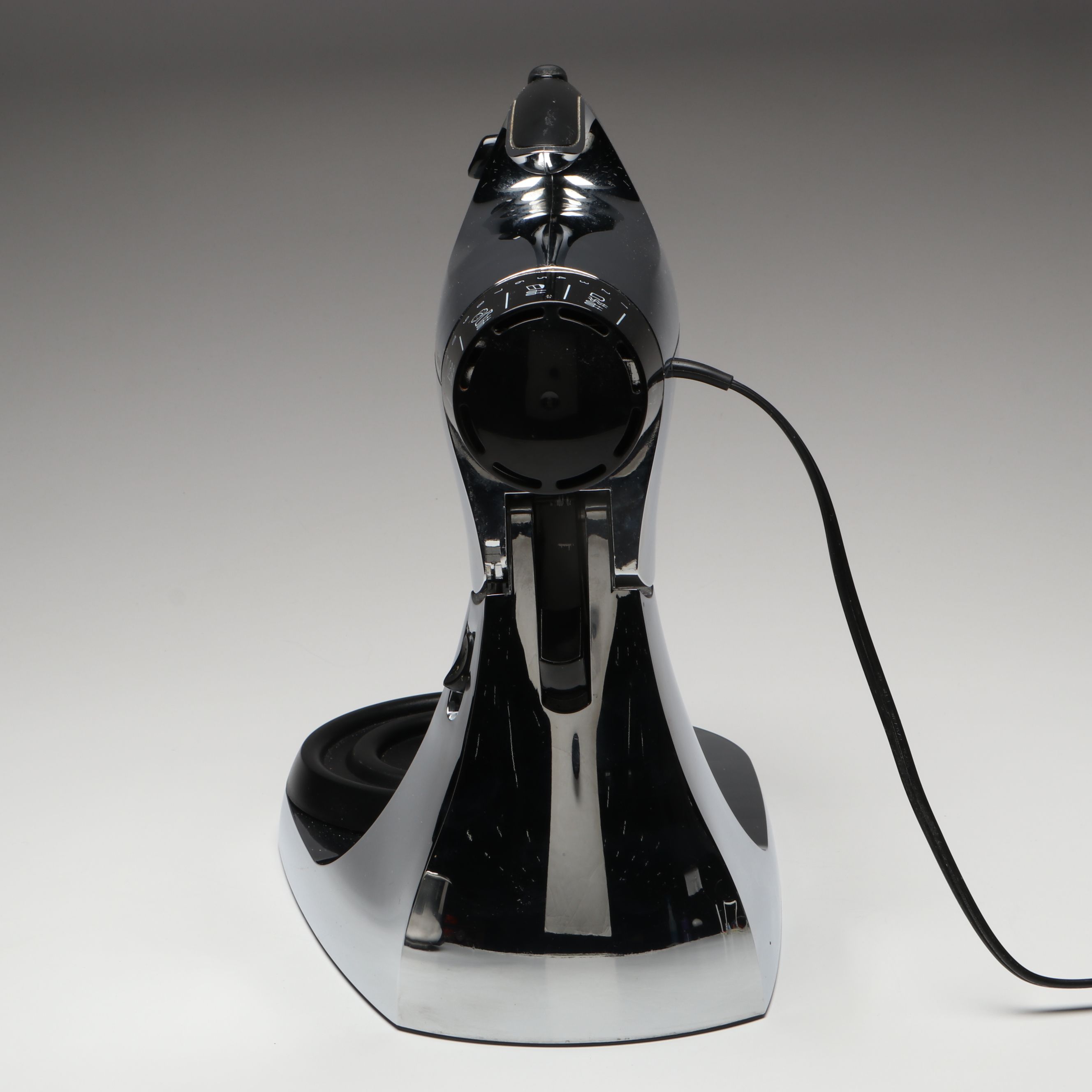 Sunbeam "Mixmaster" Stand Mixer with Nesting Mixing Bowls