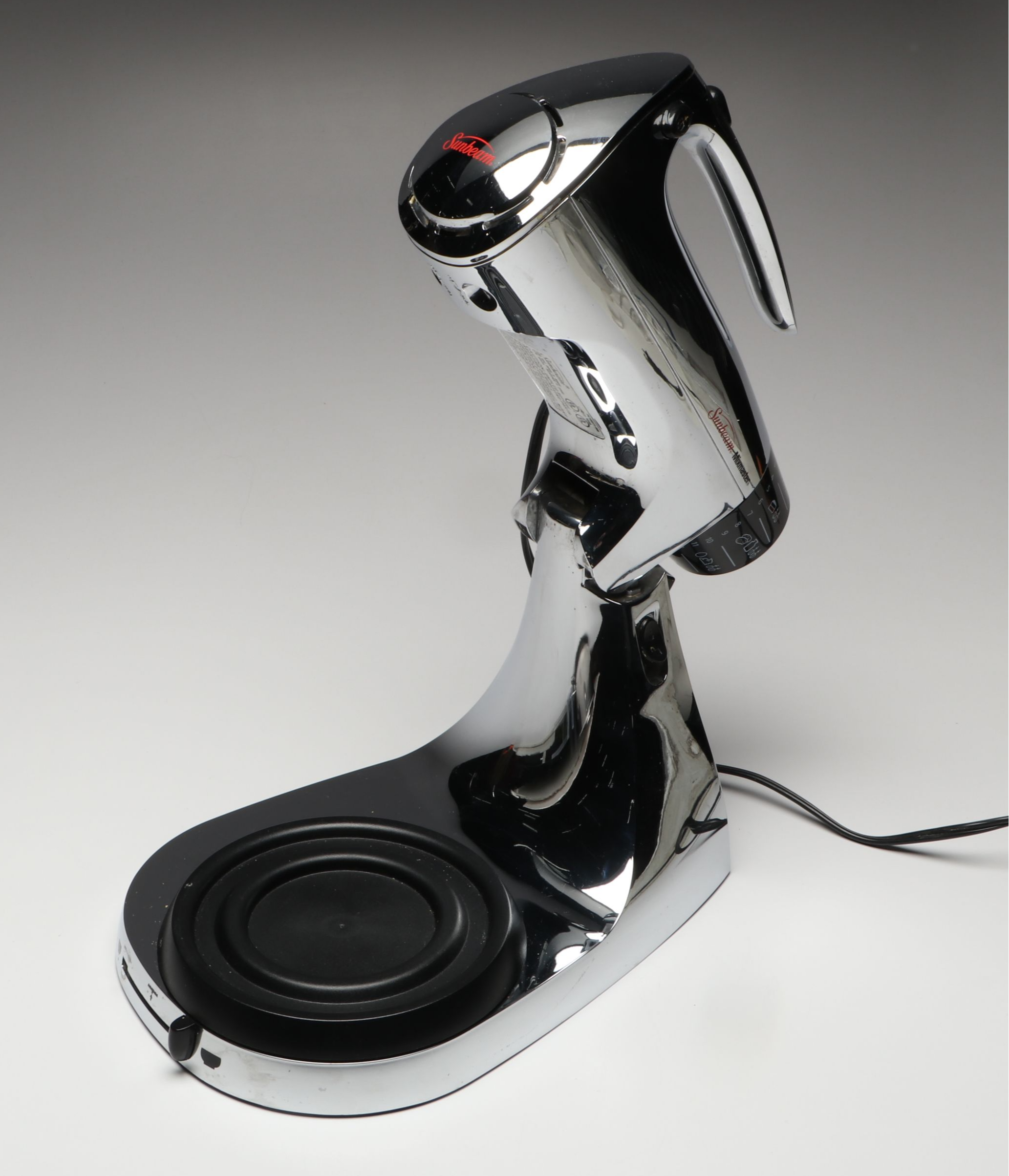 Sunbeam "Mixmaster" Stand Mixer with Nesting Mixing Bowls