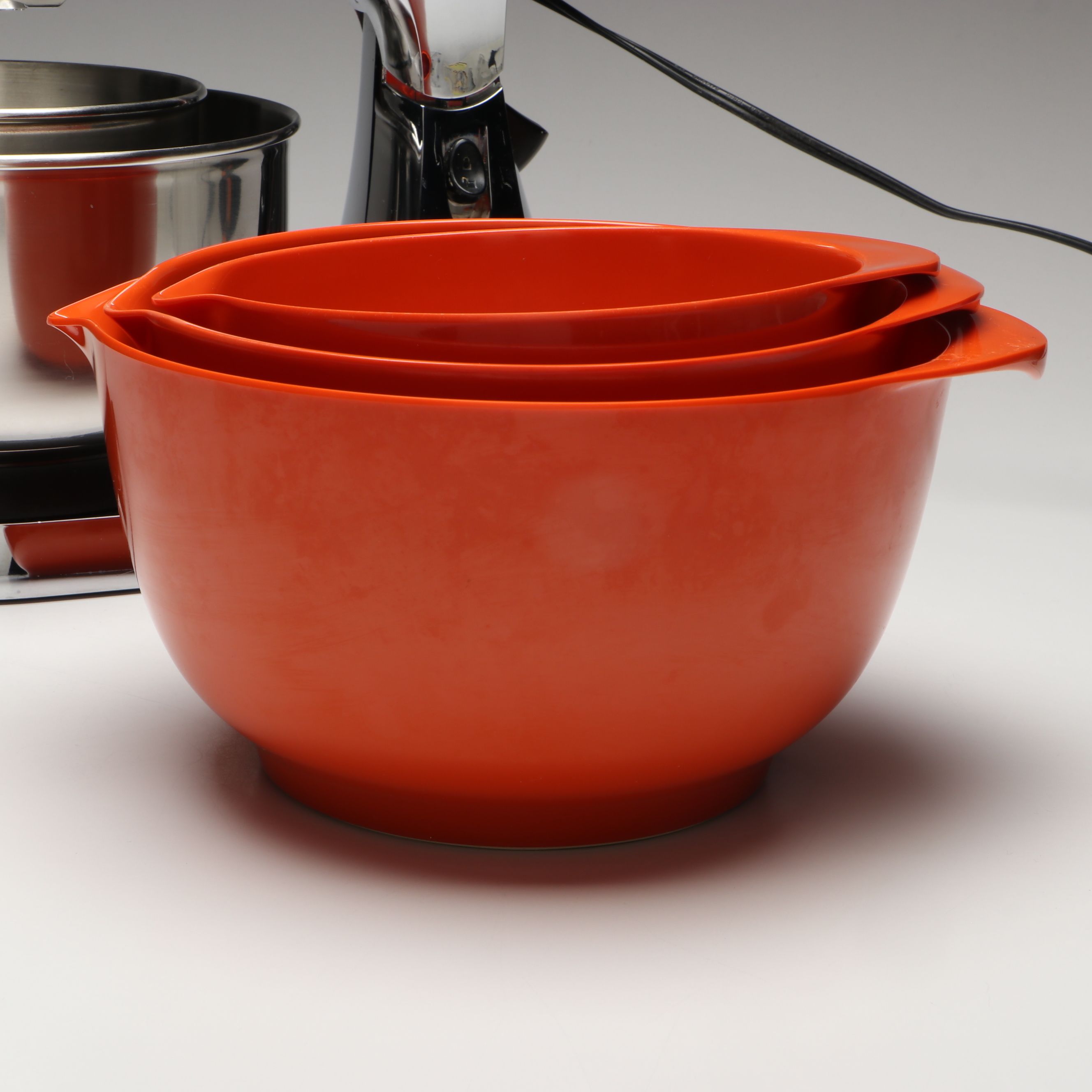 Sunbeam "Mixmaster" Stand Mixer with Nesting Mixing Bowls