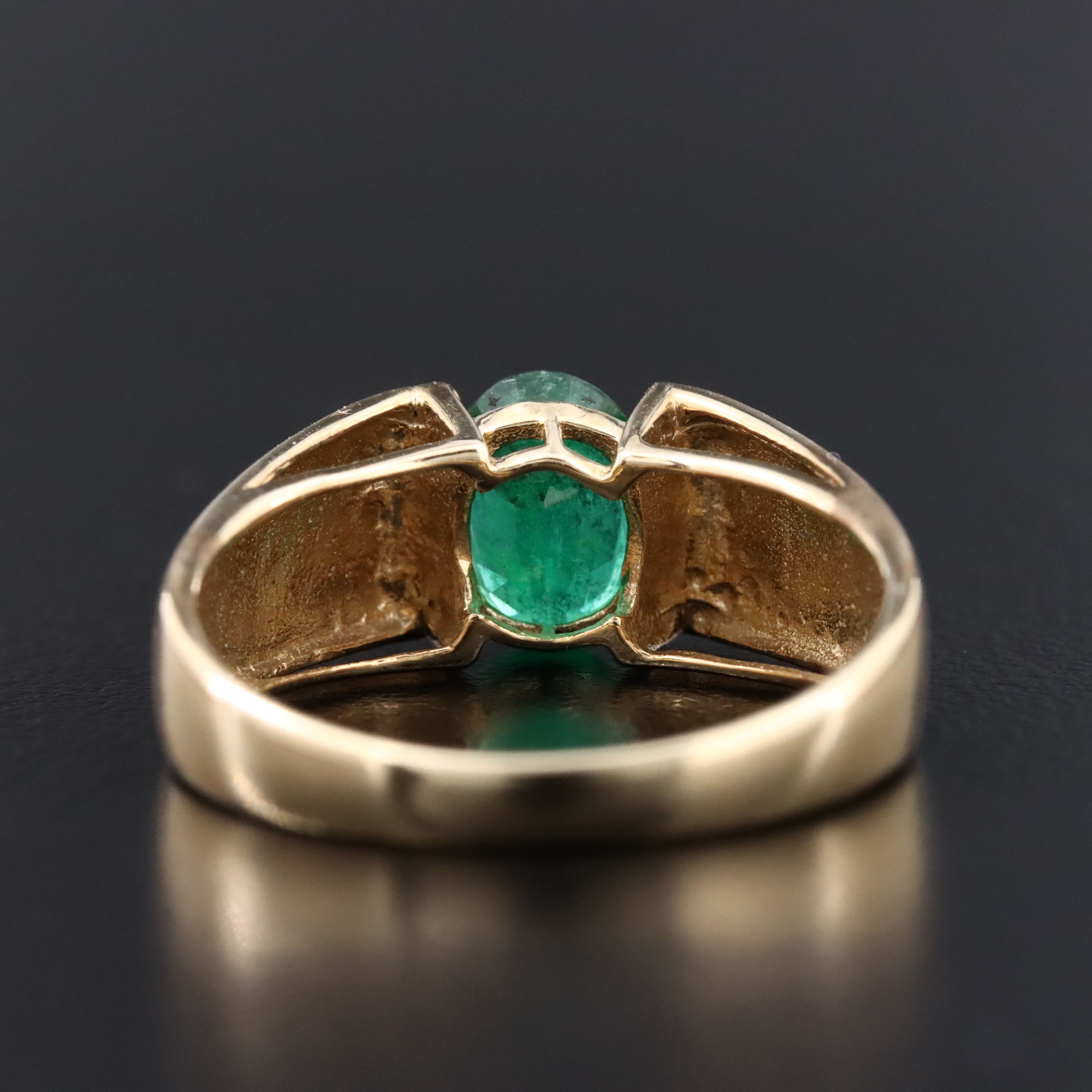 9K 0.95 CT Emerald Ring