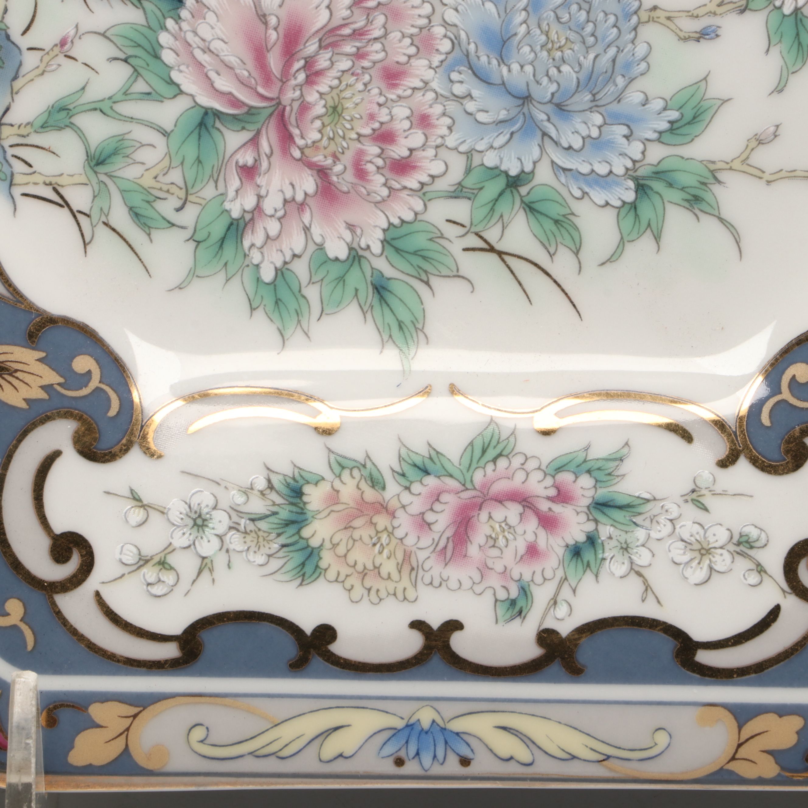 Aynsley "Wild Tudor" Vase and Cake Plate  with Kozan Kiln Decorative Plate