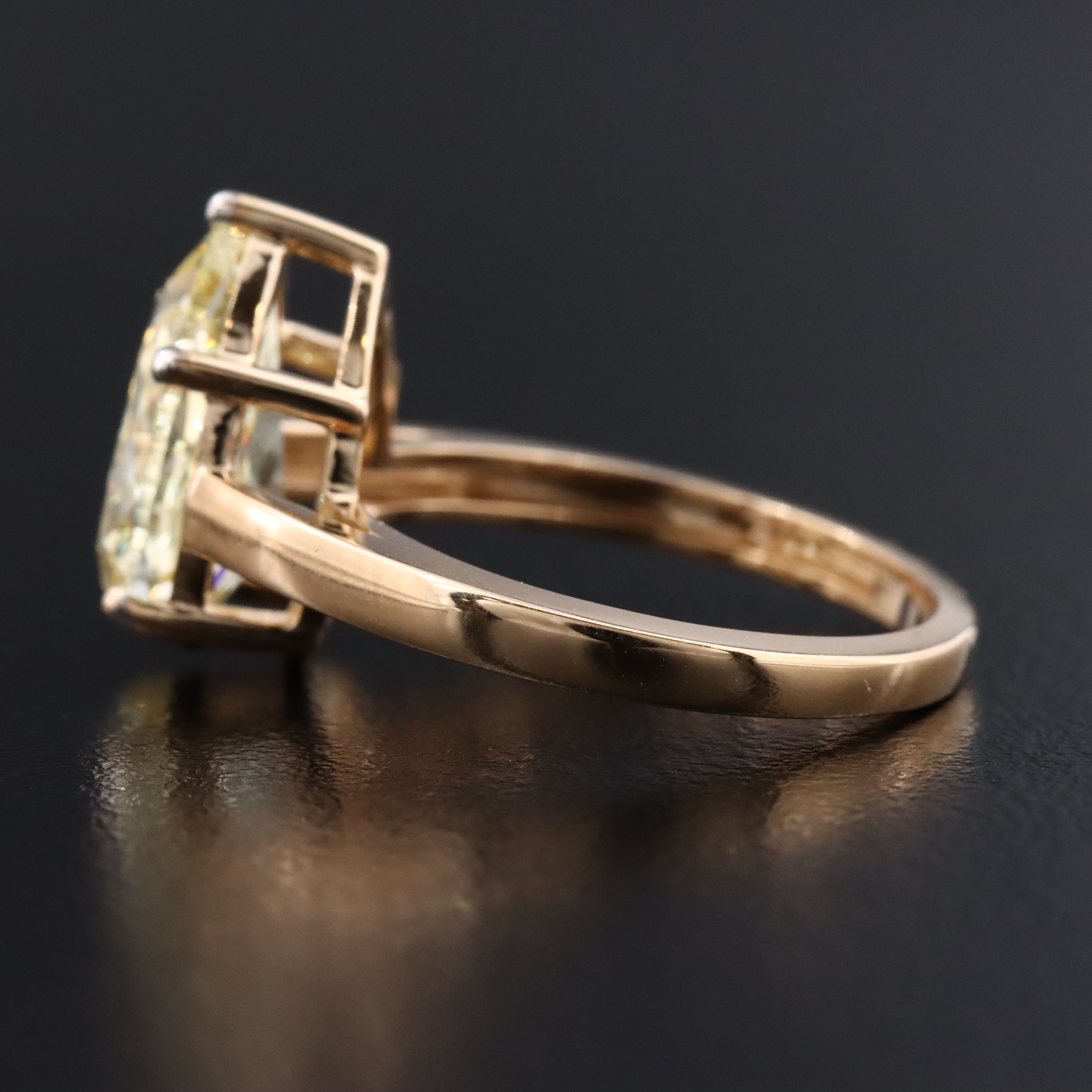 18K 3.03 CT Lab Grown Fancy Yellow Diamond Solitaire Ring with IGI Report