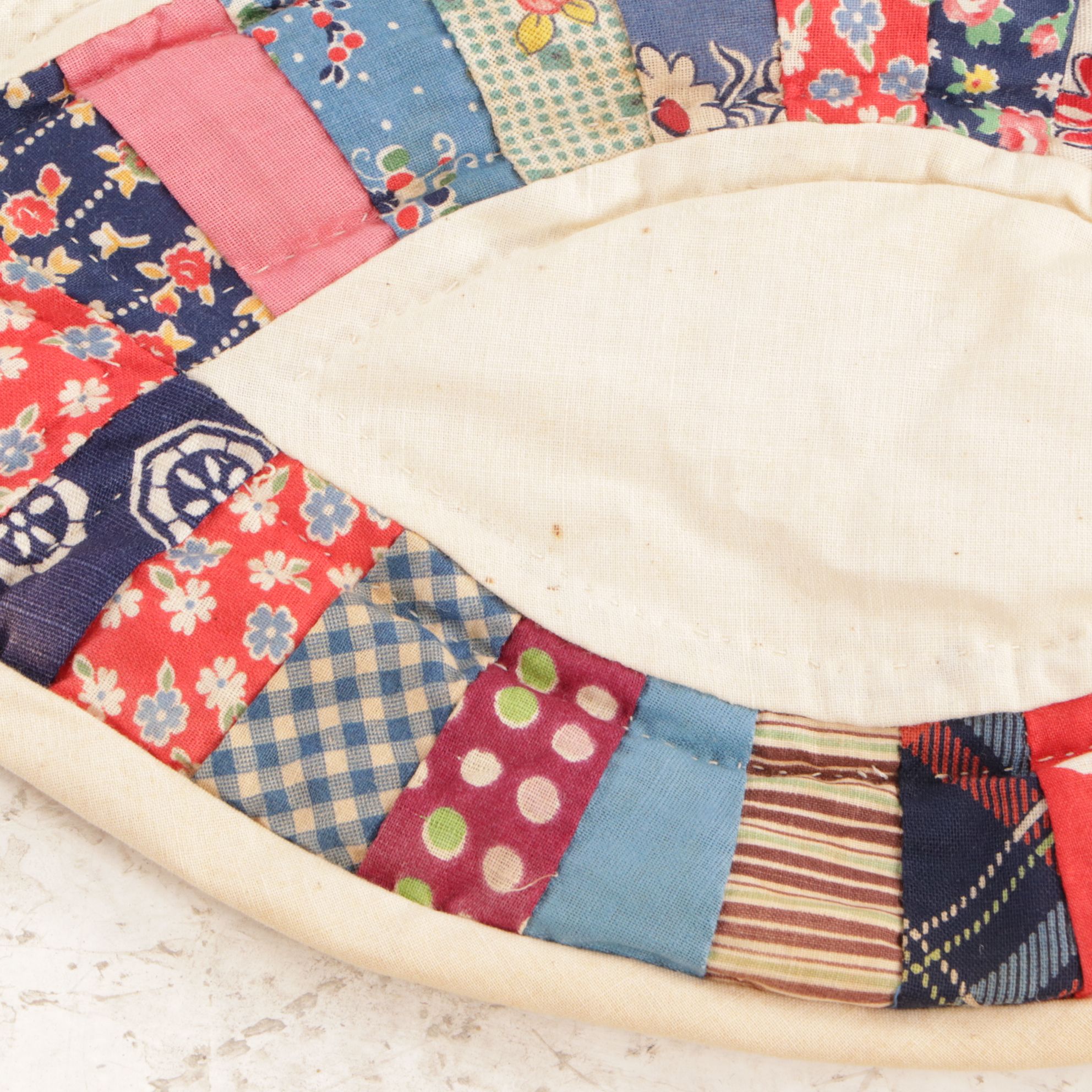 5'8 x 6'9 Handmade Double Wedding Ring Quilt, Early to Mid 20th C.