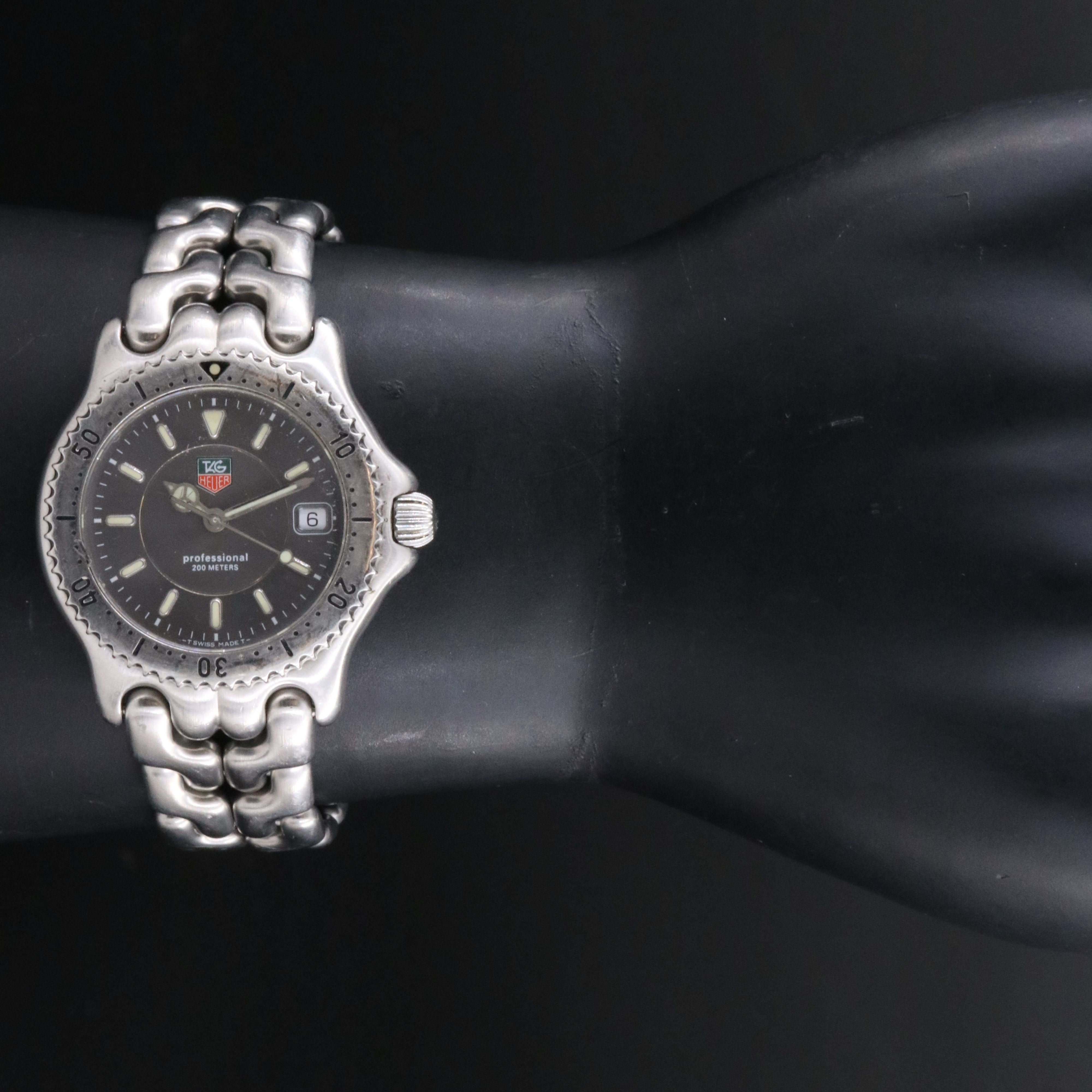 TAG Heuer 200M Professional Stainless Steel Date Quartz Watch