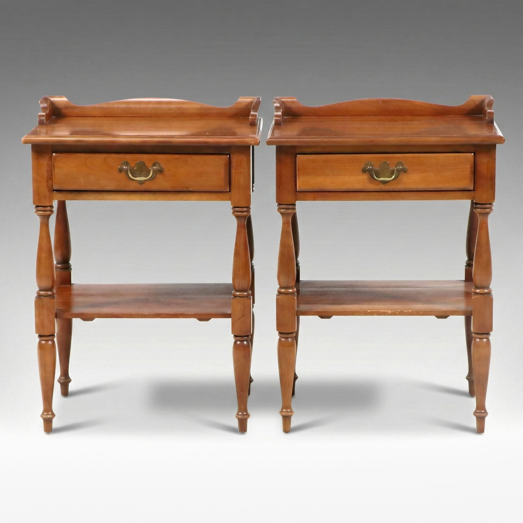 Pair of American Colonial Style Maple Nightstands
