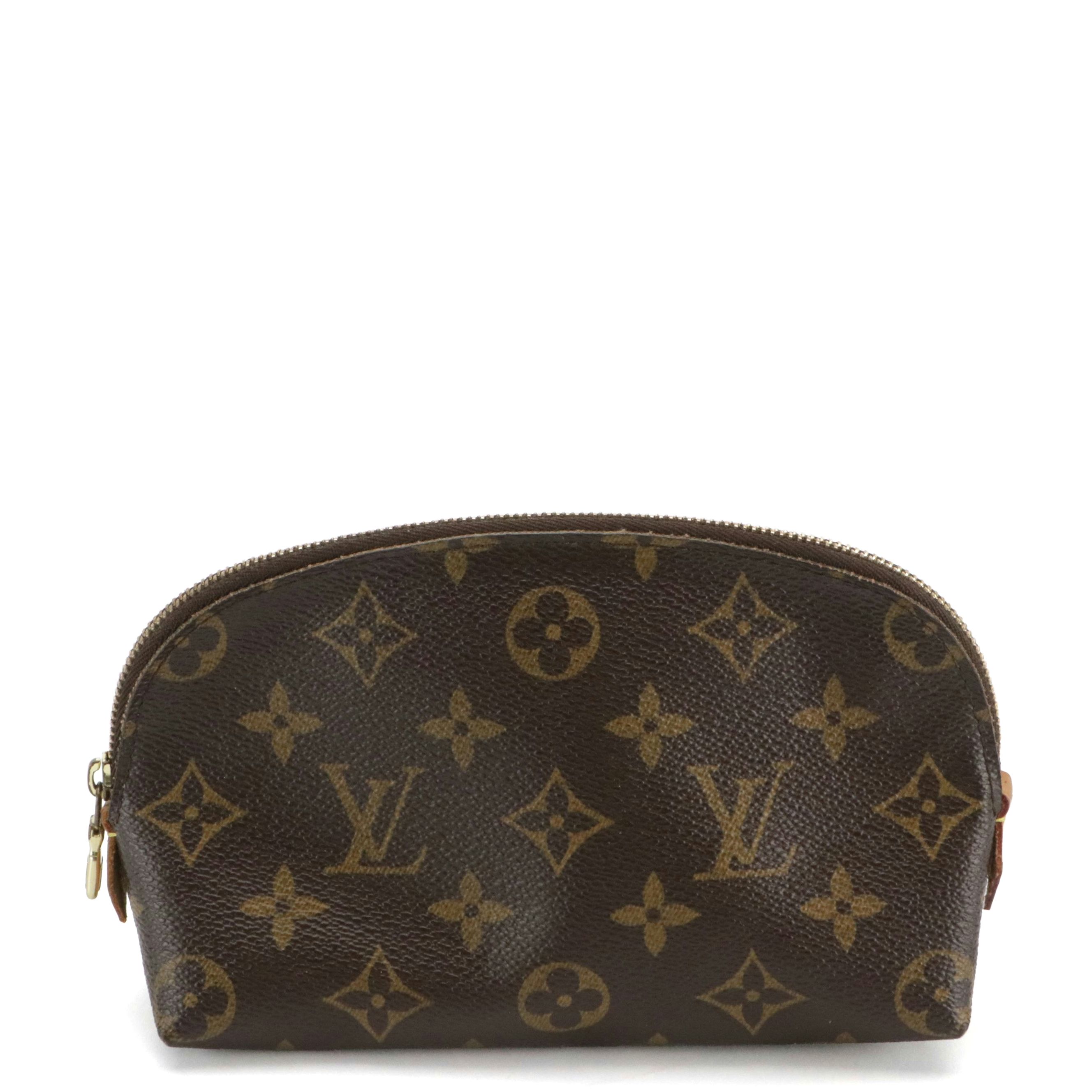 Louis Vuitton Pochette Cosmétique in Monogram Canvas