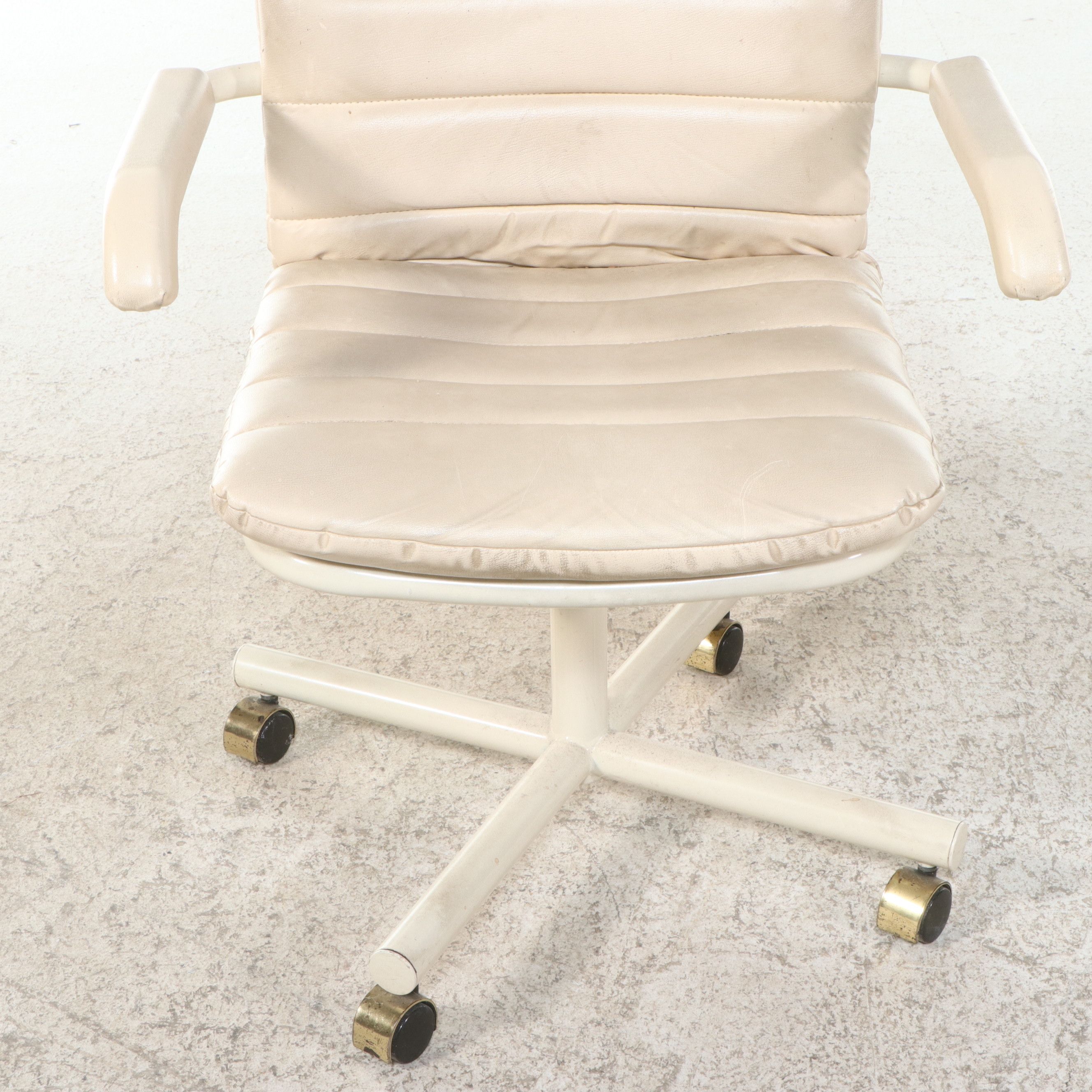 Cal-Style Furniture Assembled Five-Piece Dinette Set