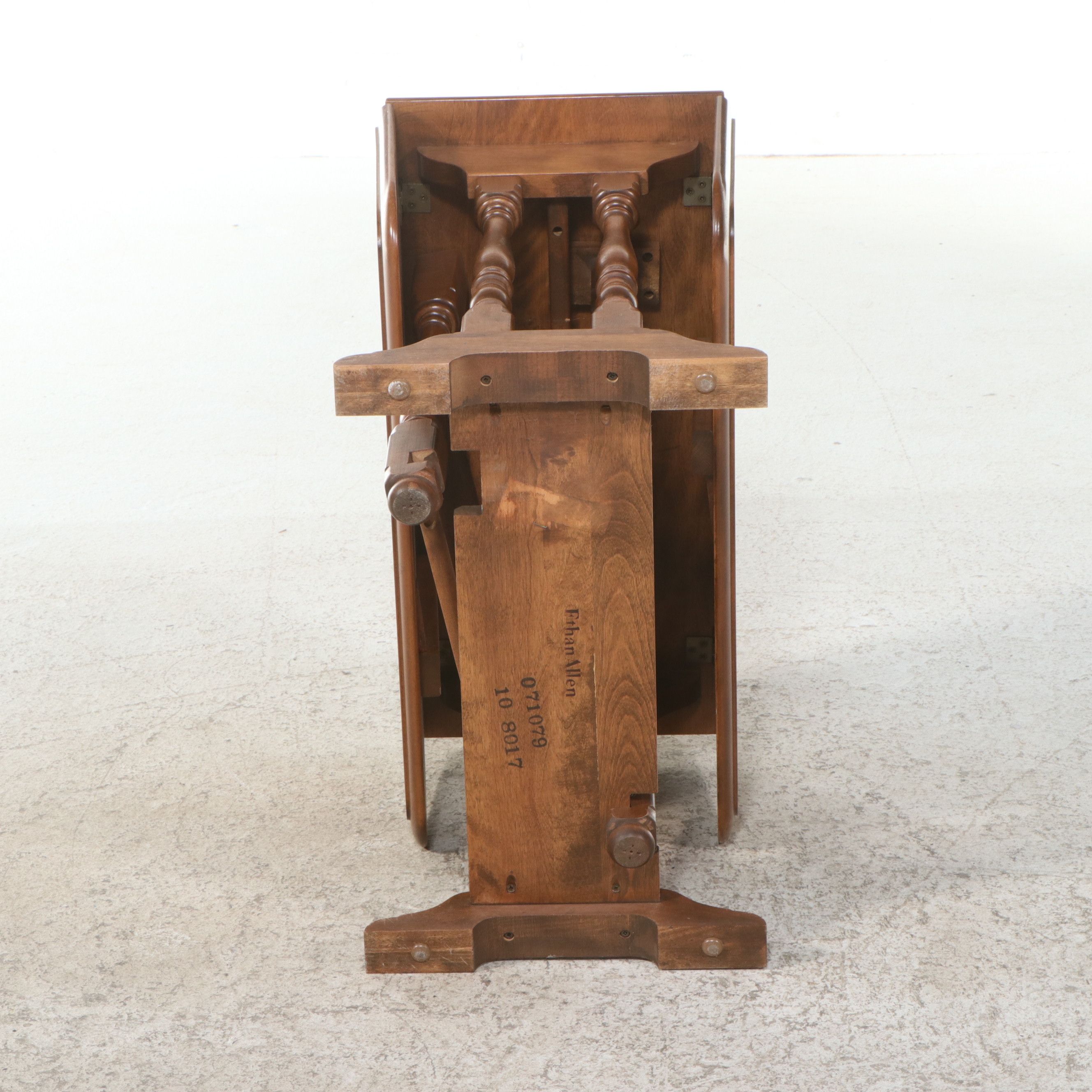 Ethan Allen Colonial Revival Drop-Leaf Gate-Leg Table