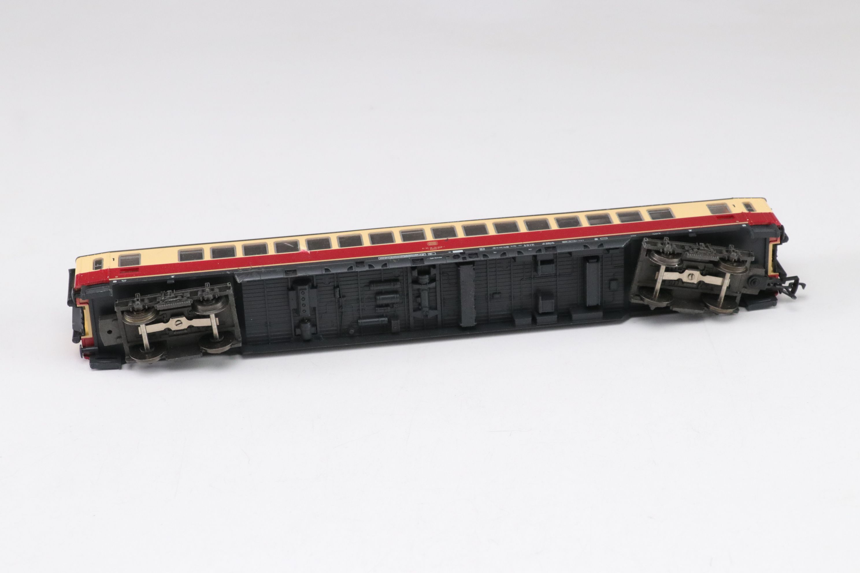 Fleischmann HO scale Model 5169, 5162 and 5105 Passenger Train Cars