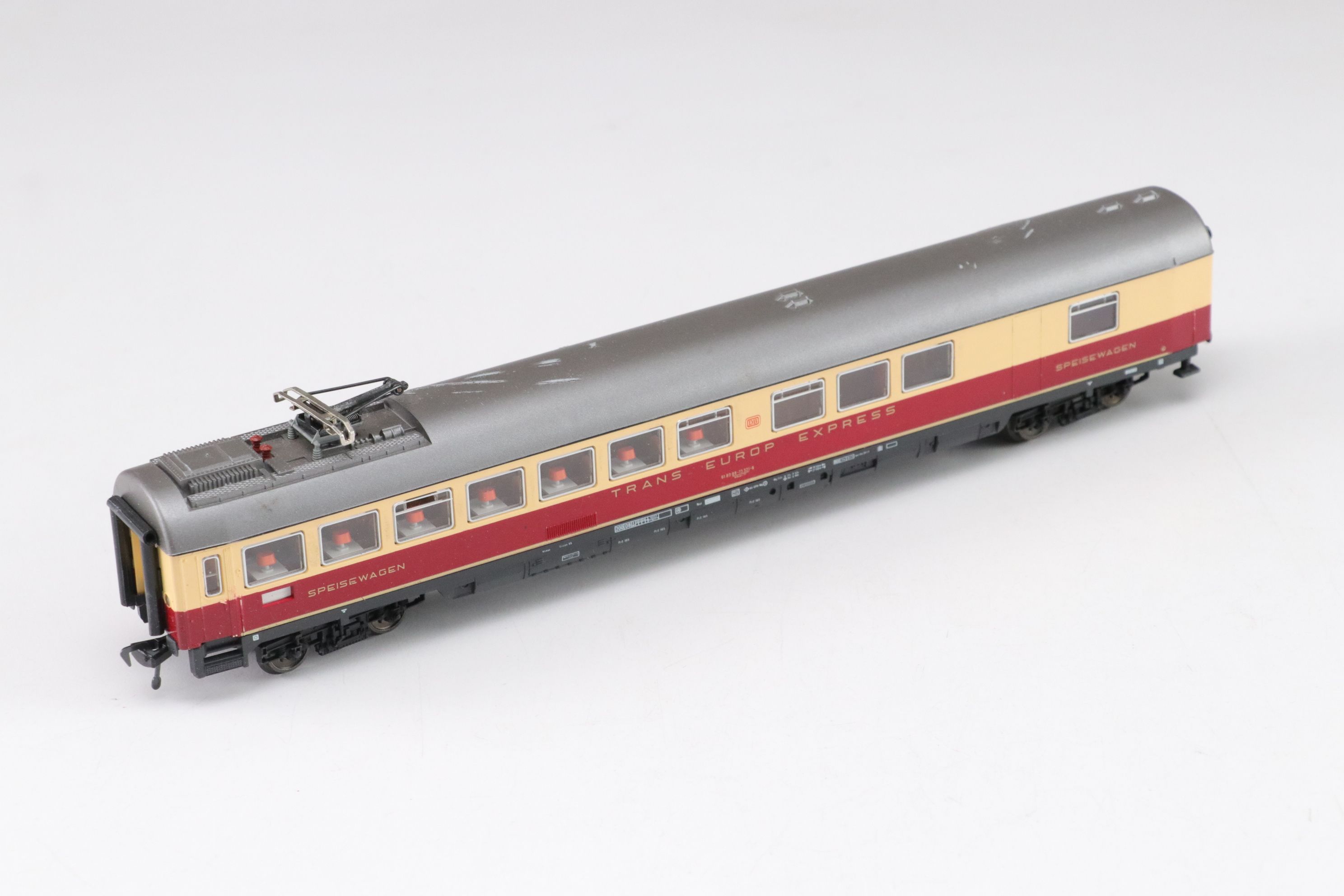 Fleischmann HO scale Model 5169, 5162 and 5105 Passenger Train Cars