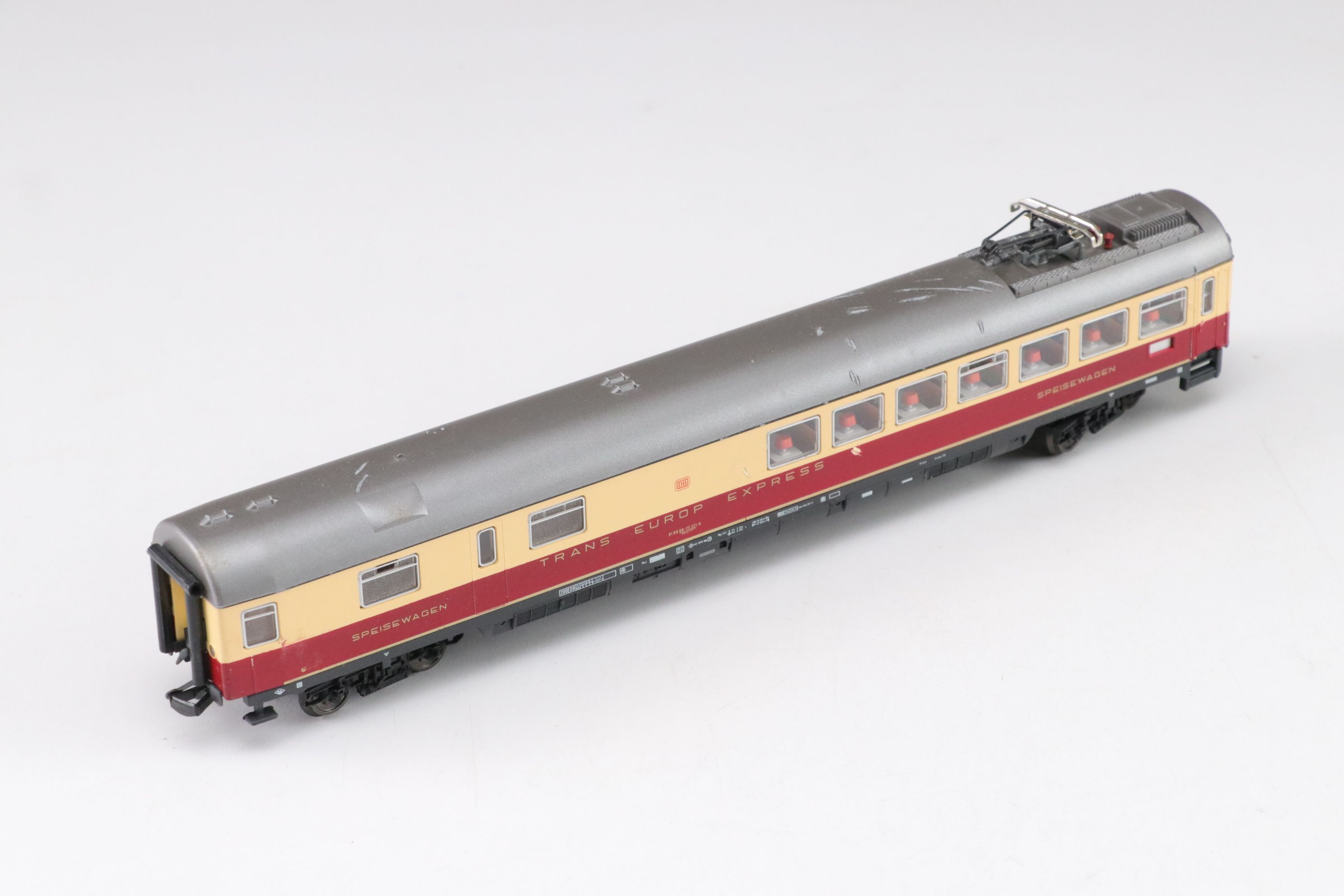 Fleischmann HO scale Model 5169, 5162 and 5105 Passenger Train Cars