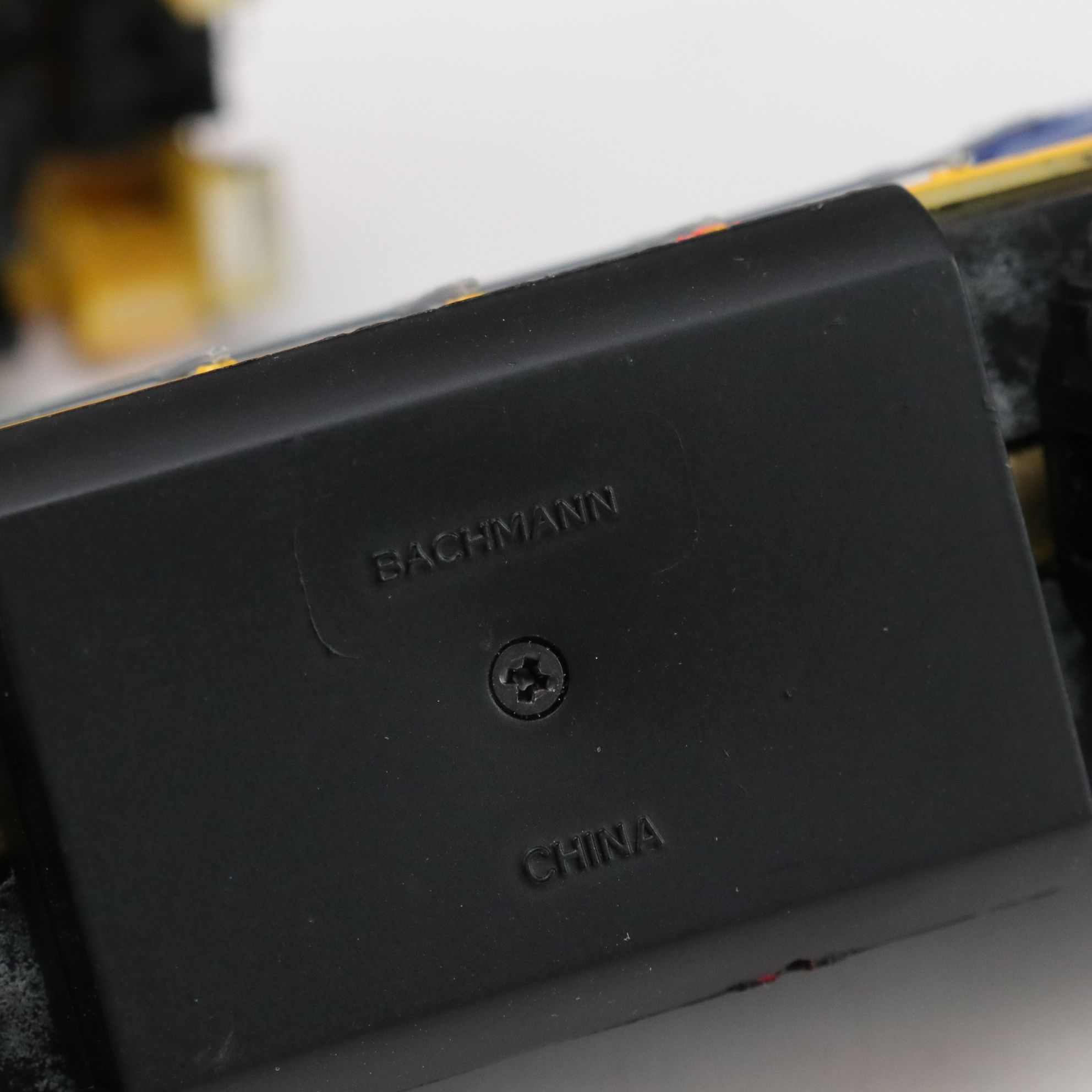 IHC Premier Series "Chesapeake & Ohio" 490 Locomotive with CSX and More Trains