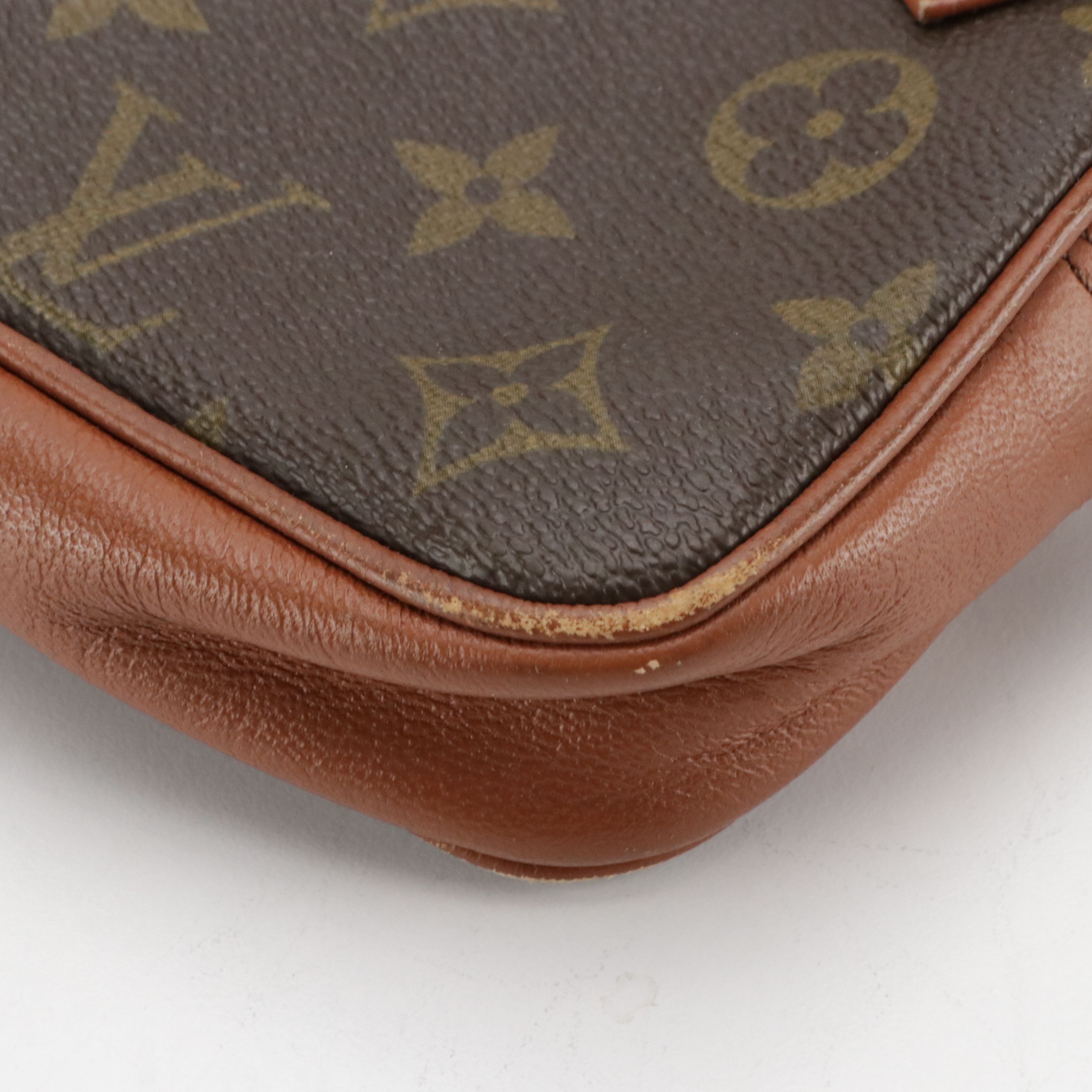 Louis Vuitton Pochette Marly Bandoulière in Monogram Canvas and Leather