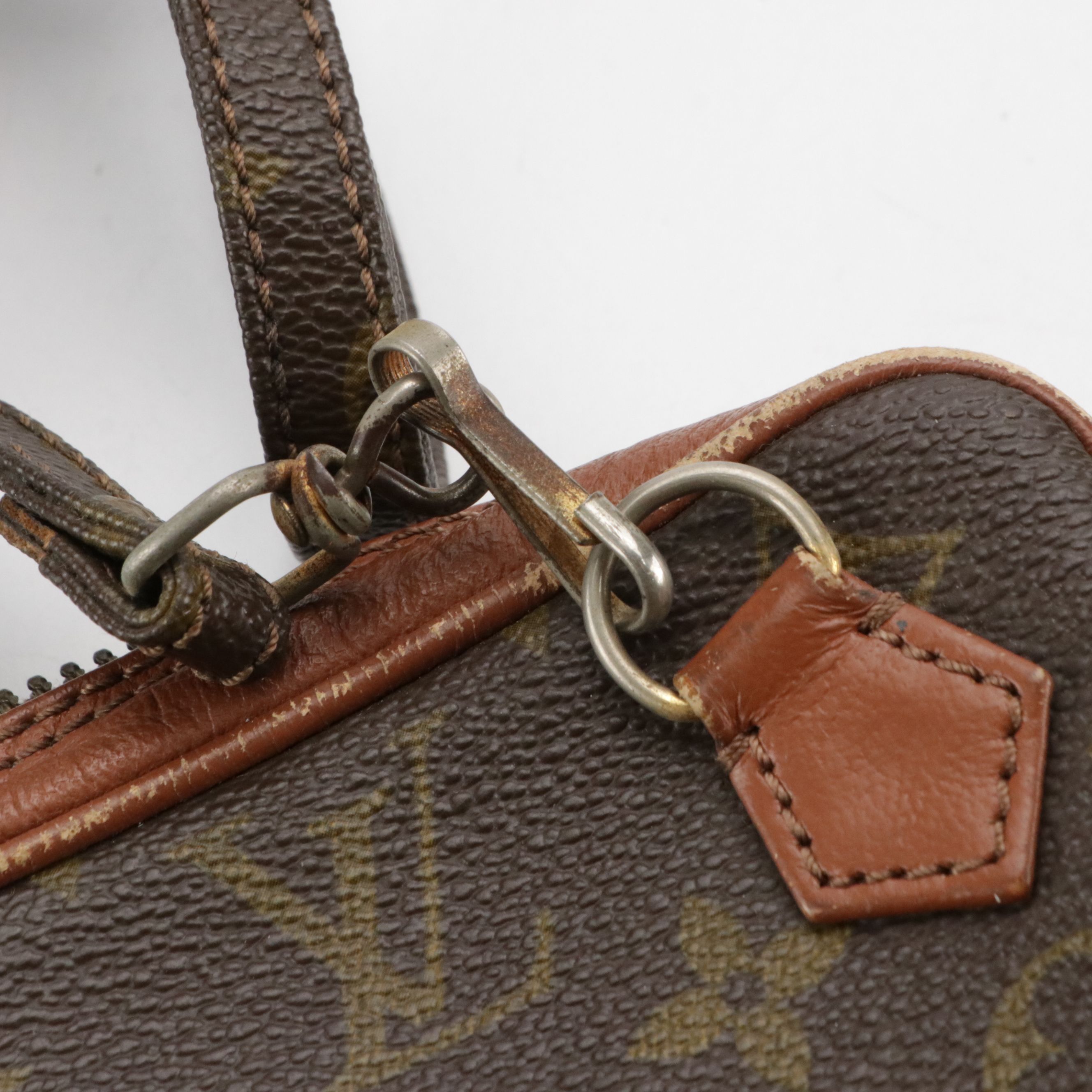 Louis Vuitton Pochette Marly Bandoulière in Monogram Canvas and Leather