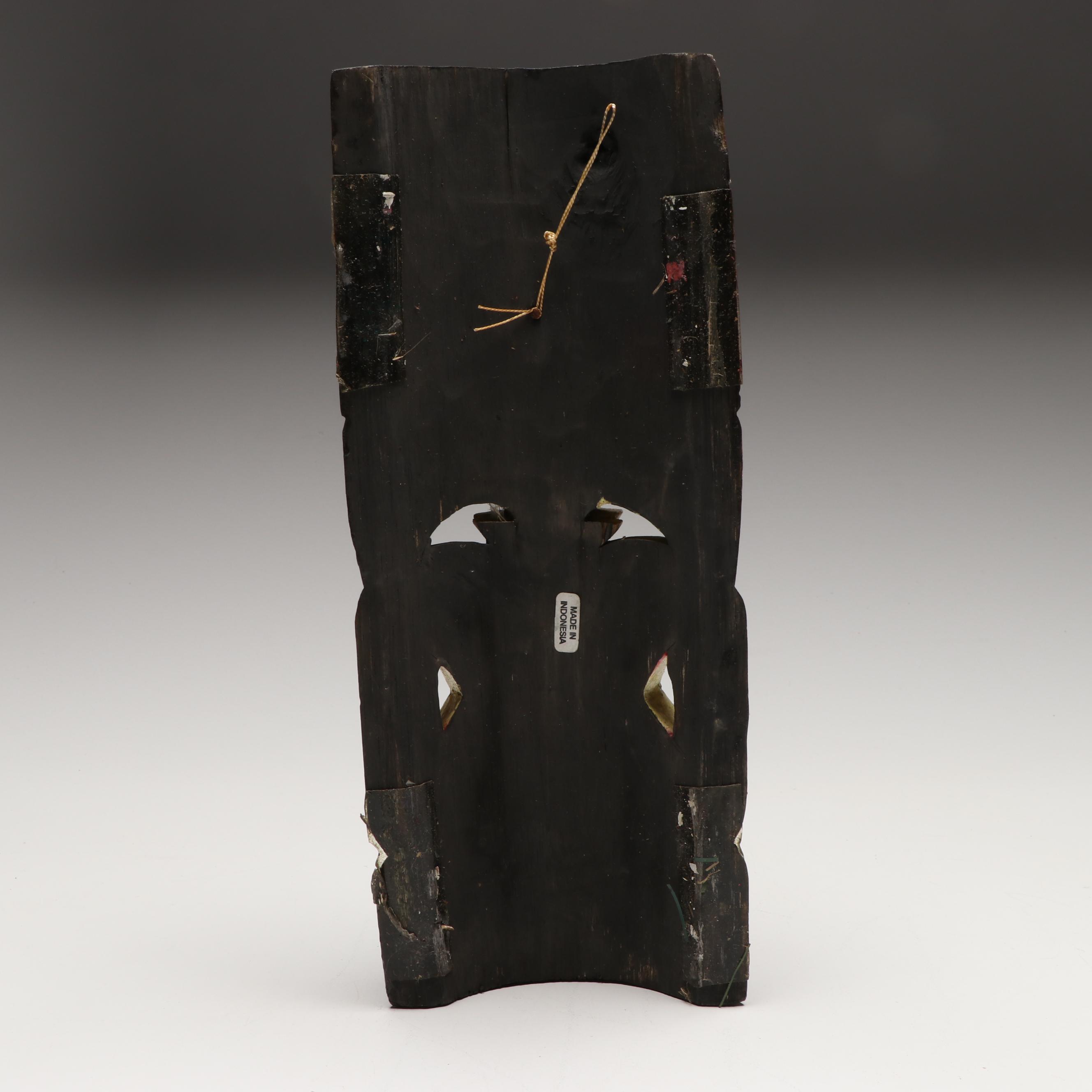 Alaskan "The Legend of Sun and Raven" Carved Wood Totem with Other Décor