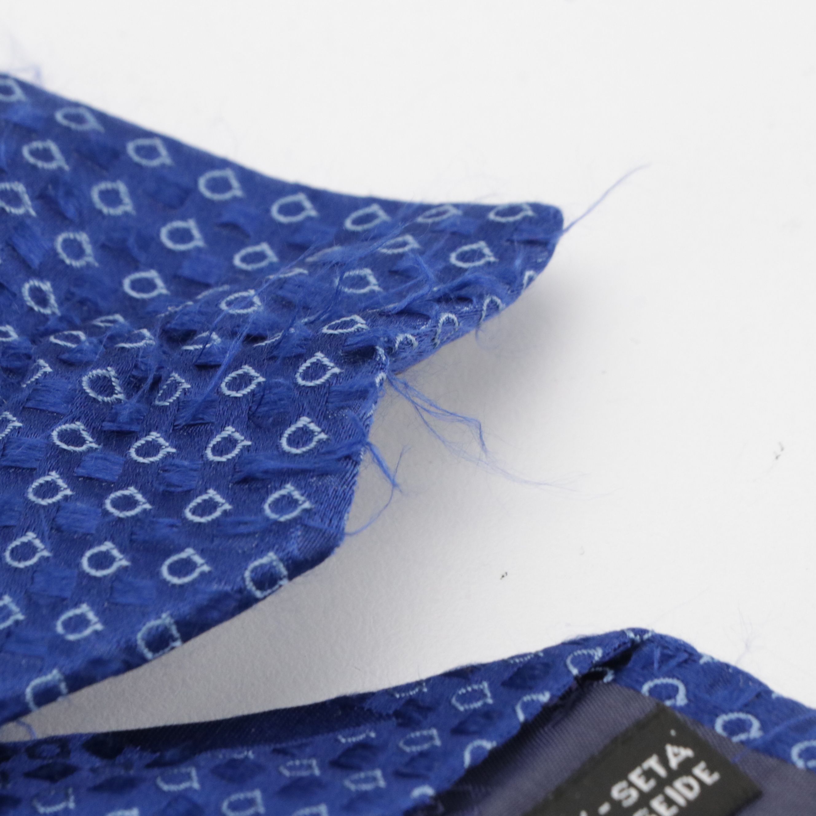 Salvatore Ferragamo Gancini Pattern Necktie in Silk Jacquard