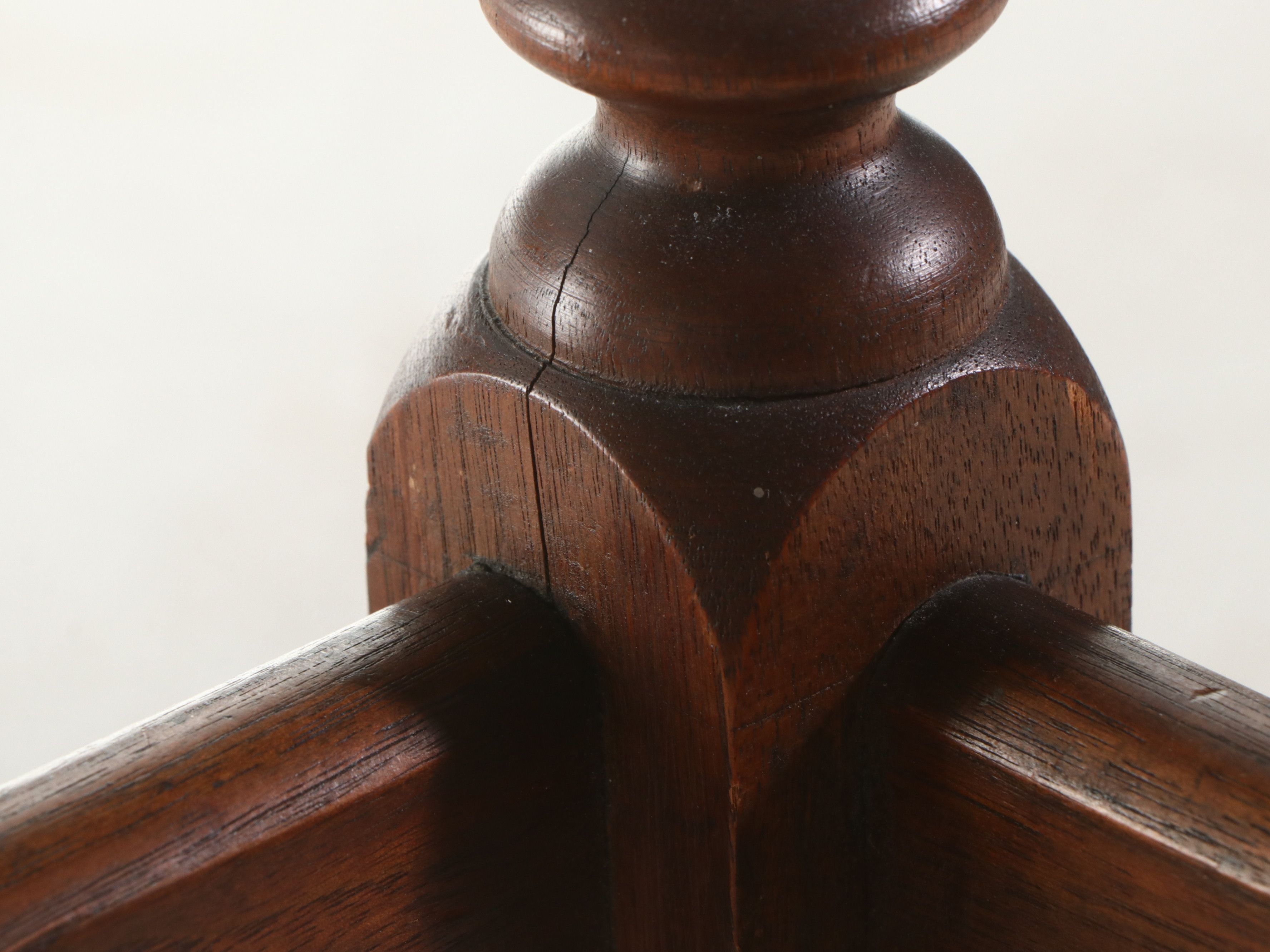 Victorian Walnut Finish Turned Bobbin Jenny Lind Style Cradle