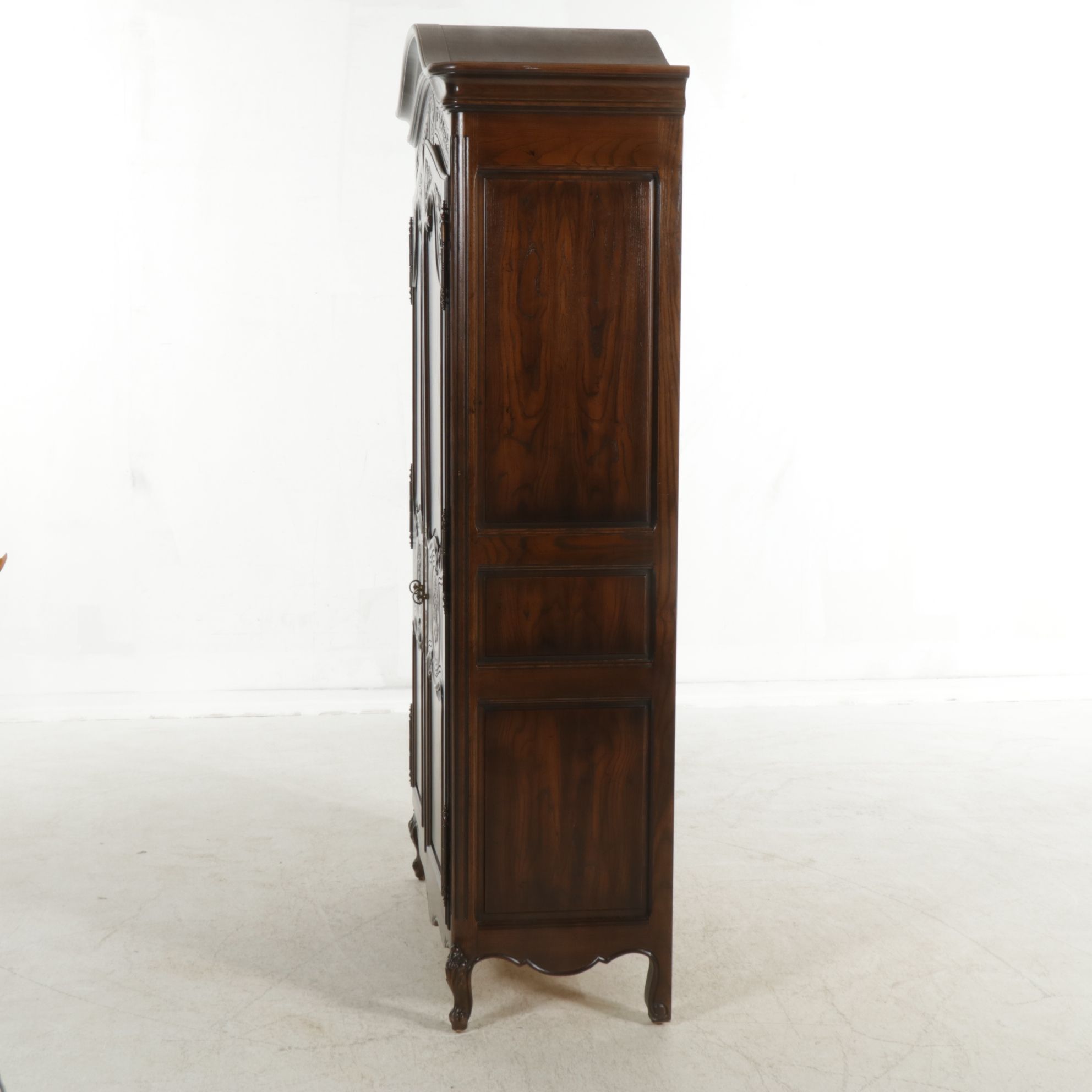 Henredon "Four Centuries" Louis XV Style Carved Oak Armoire, Late 20th Century