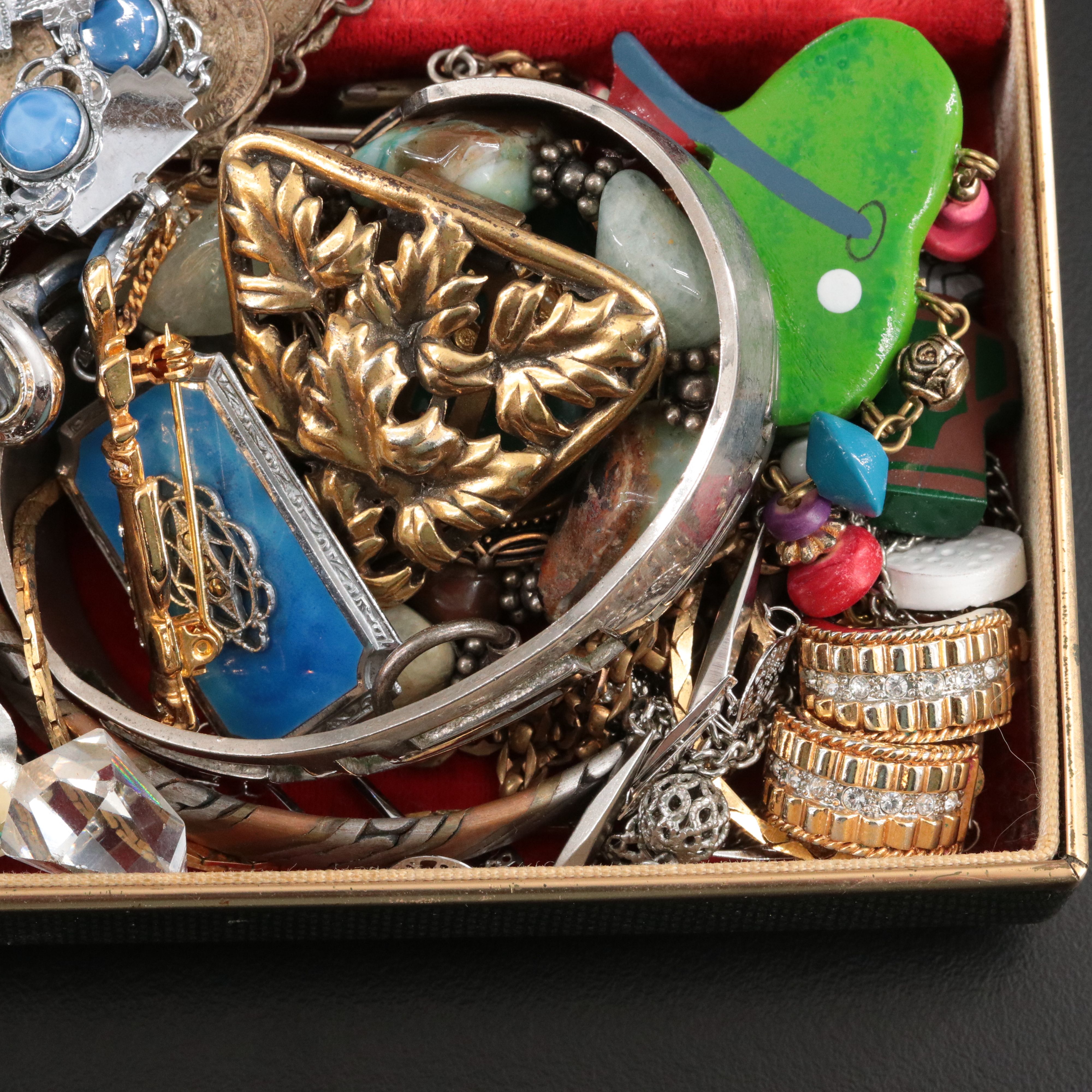 Uncommon Discoveries: Jewelry Collection