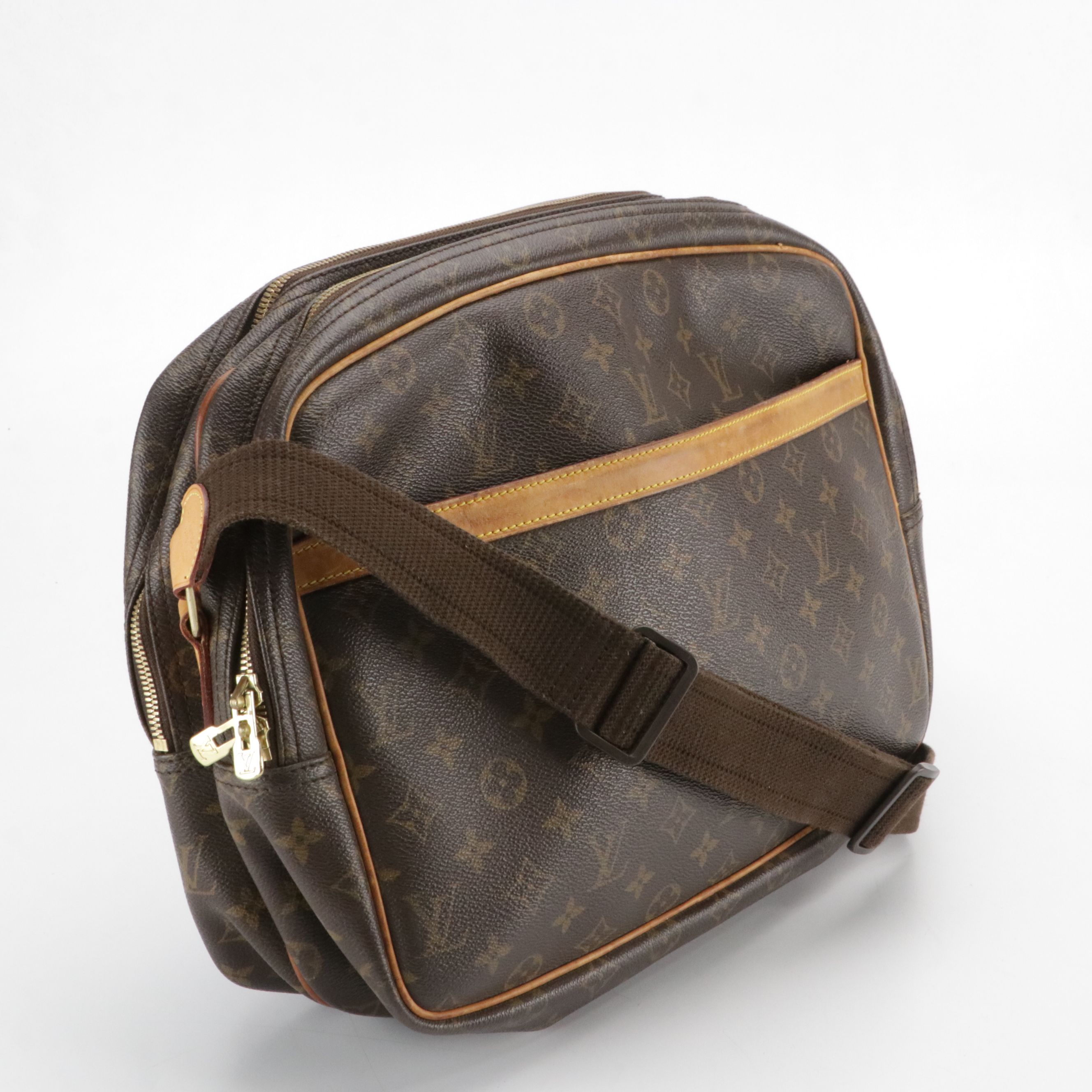 Louis Vuitton Reporter GM Crossbody Bag in Monogram Canvas and Vachetta Leather